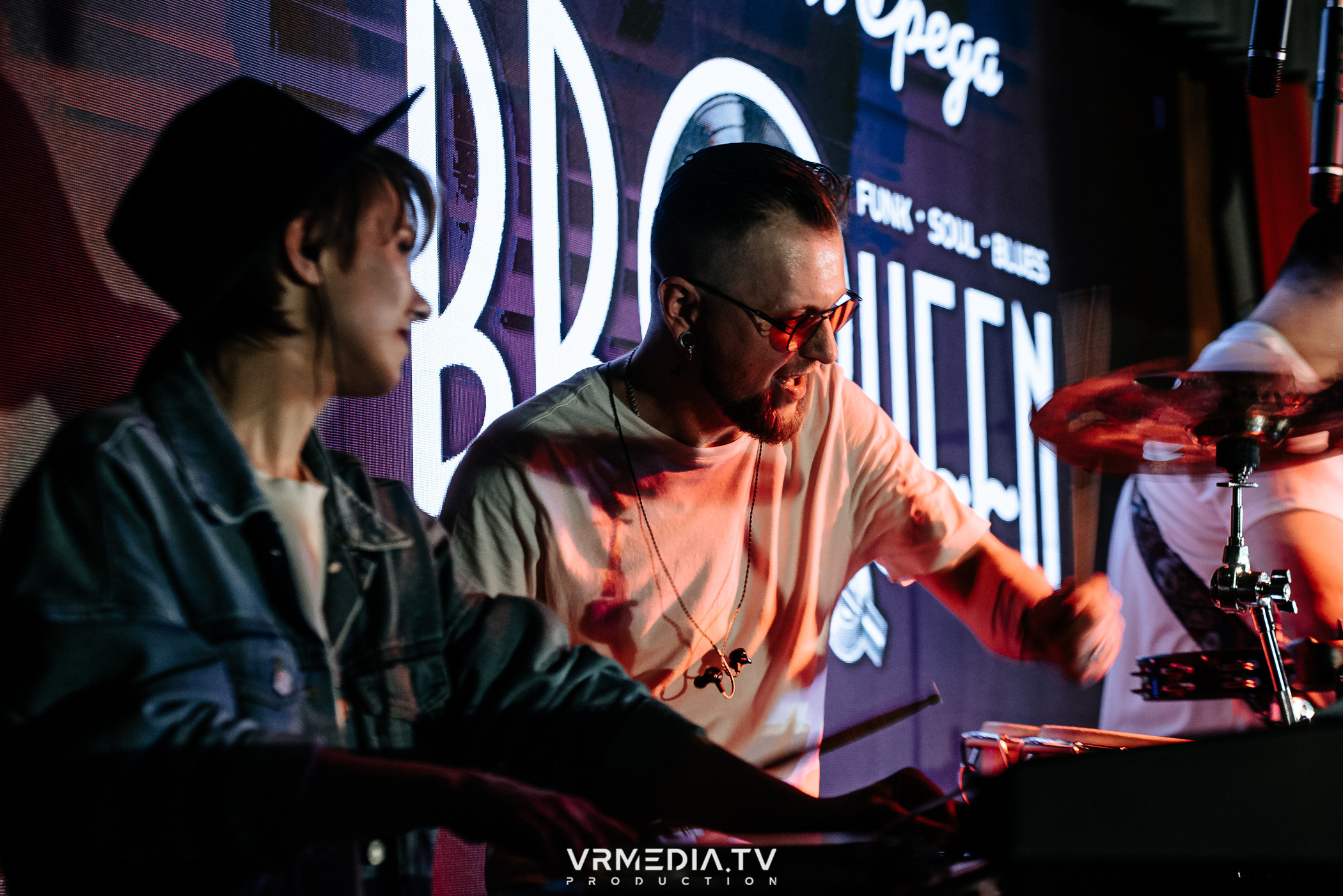 Джазовая среда: BBQueen: Переменная облачность