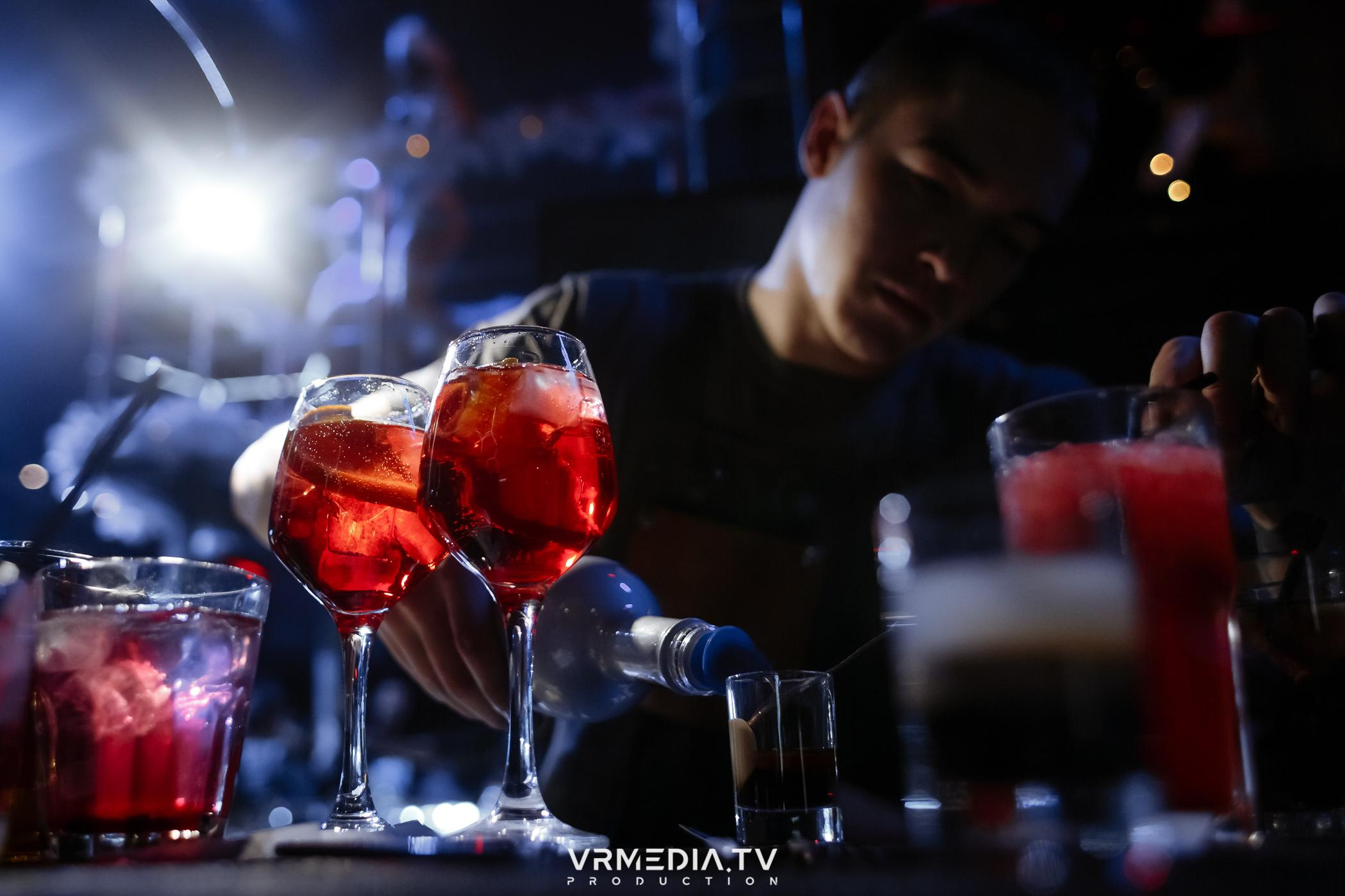 Выходные в баре «DOSKI»