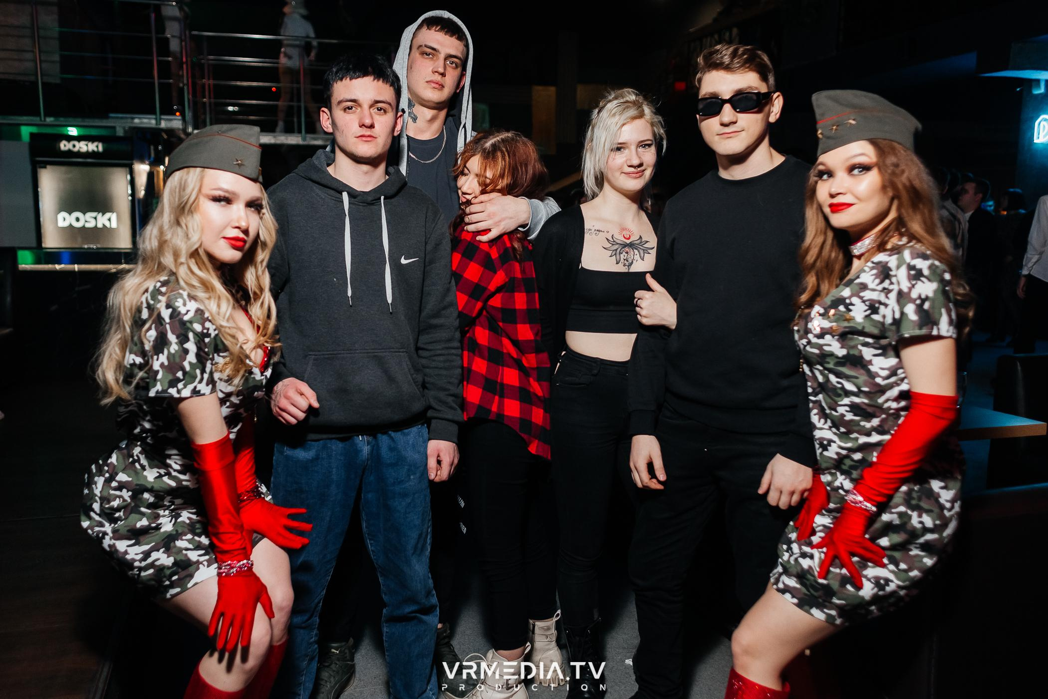 Выходные в баре «DOSKI»