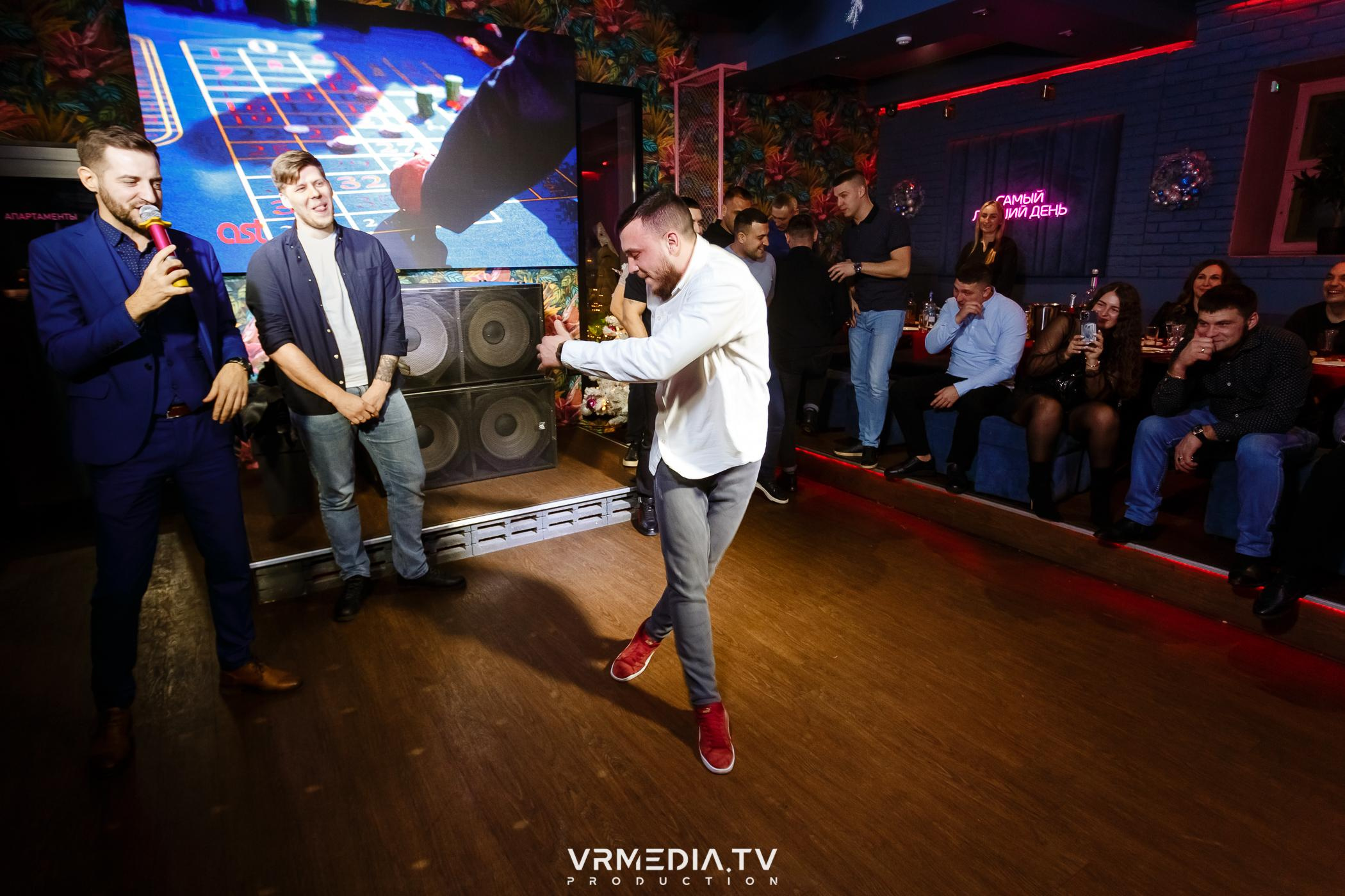 Новогодние корпоративы в караоке-баре «Опера»