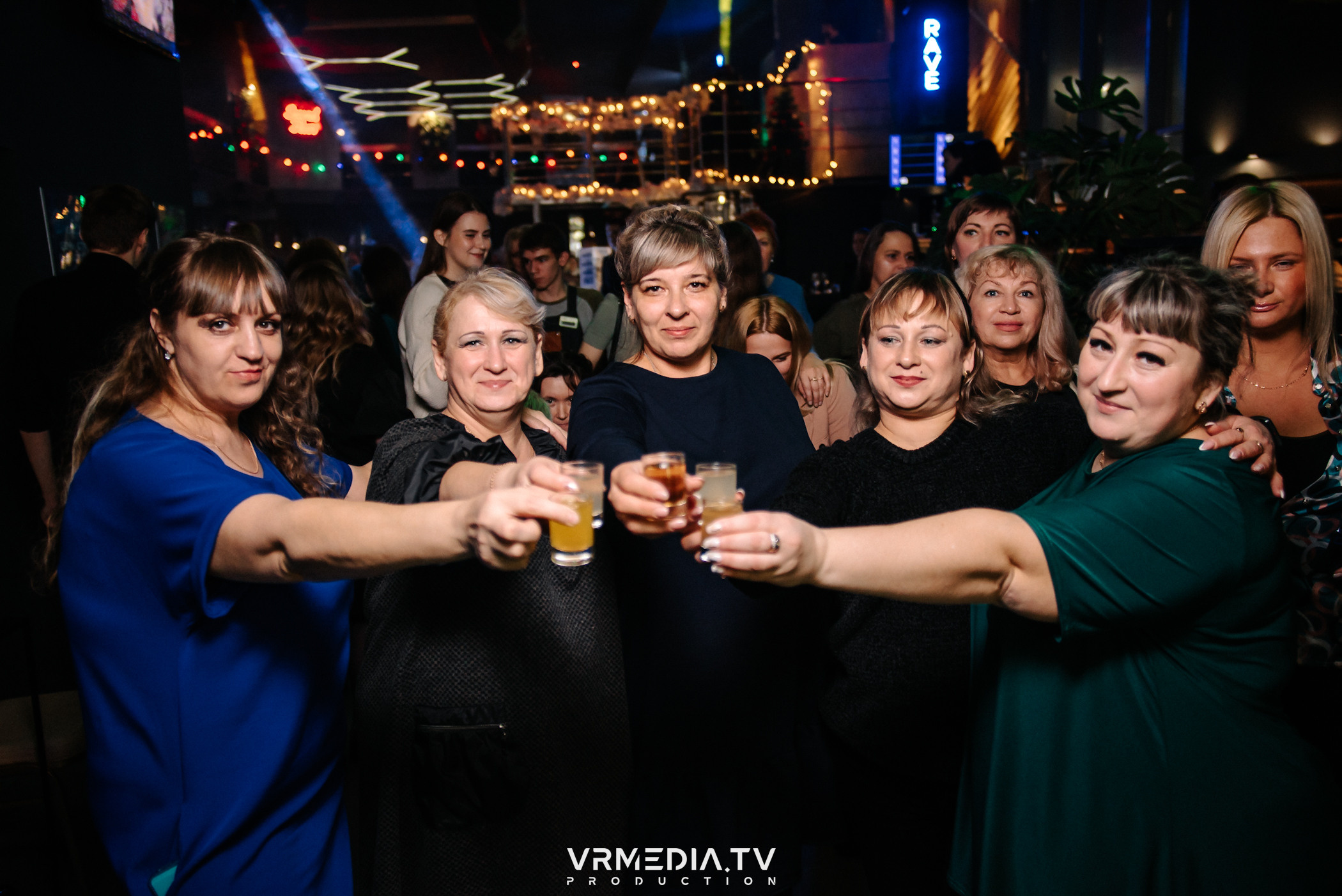 Выходные в баре «DOSKI»