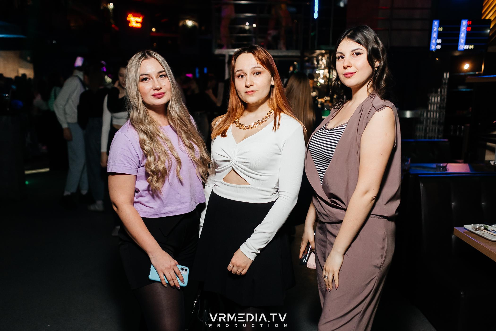 Выходные в баре «DOSKI»