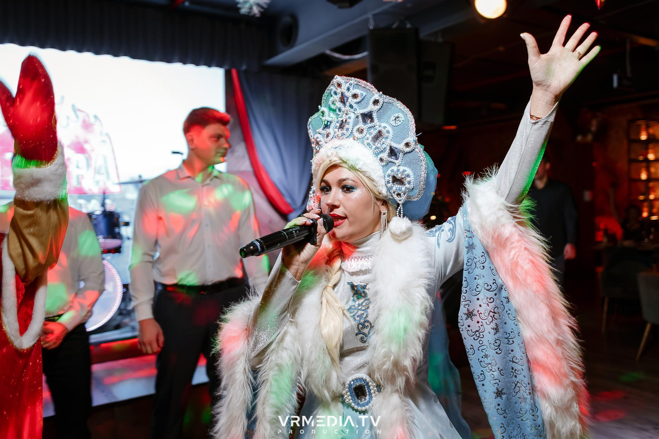 Жаркий новогодний корпоратив в гриль-баре «Жара»