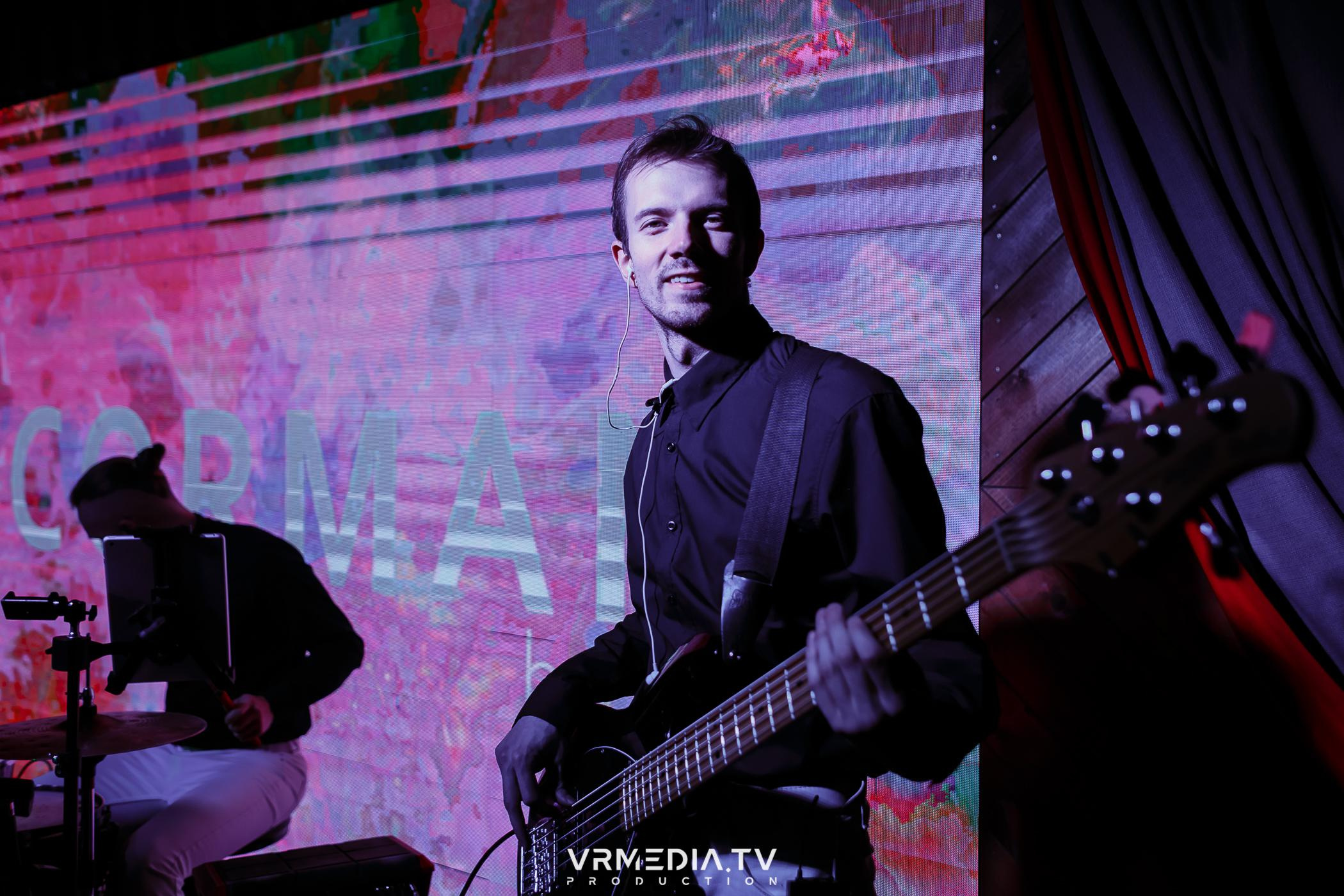 Жаркий новогодний корпоратив в гриль-баре «Жара»