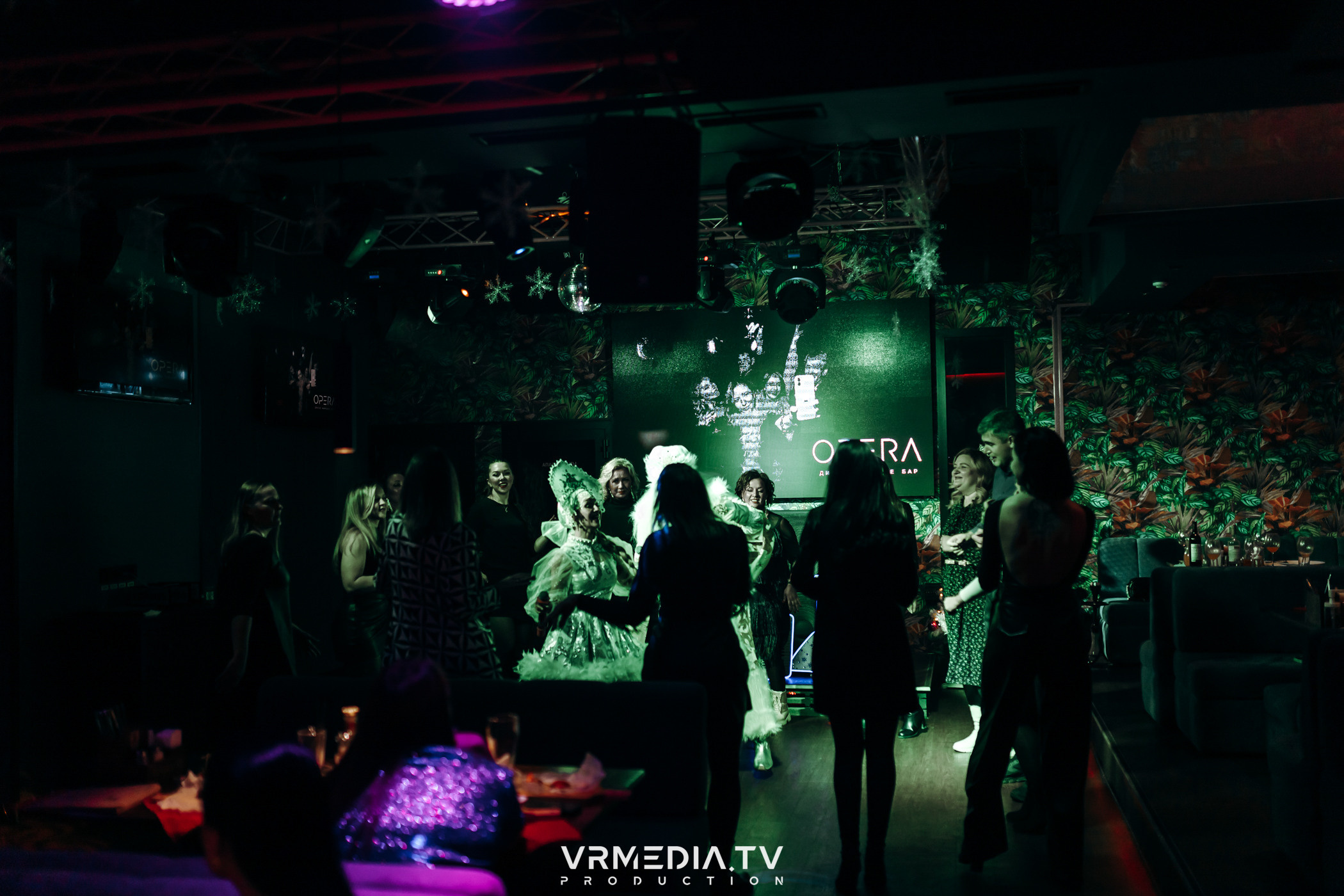 Новогодние корпоративы в караоке-баре «Опера»