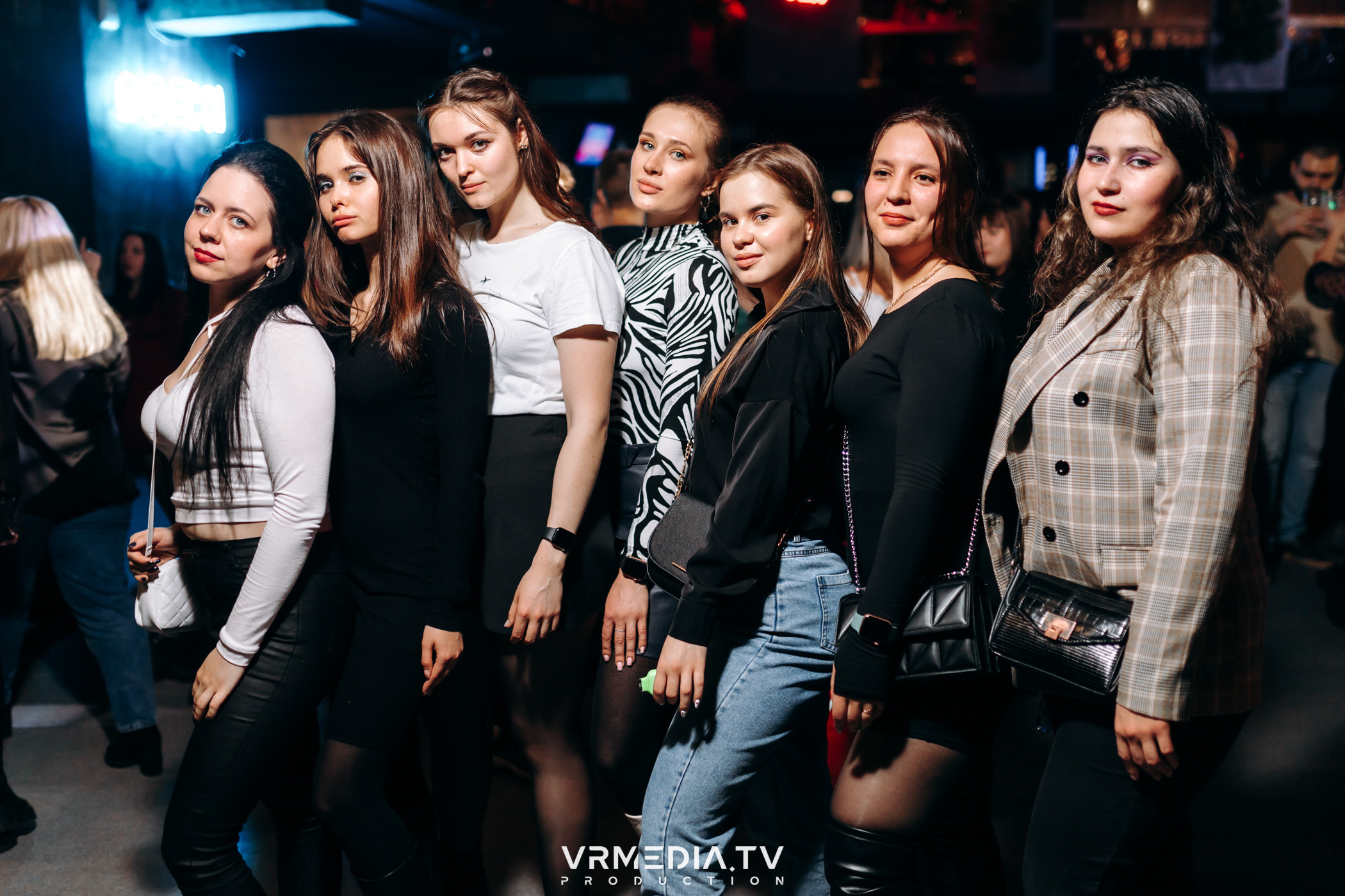 Выходные в баре «DOSKI»