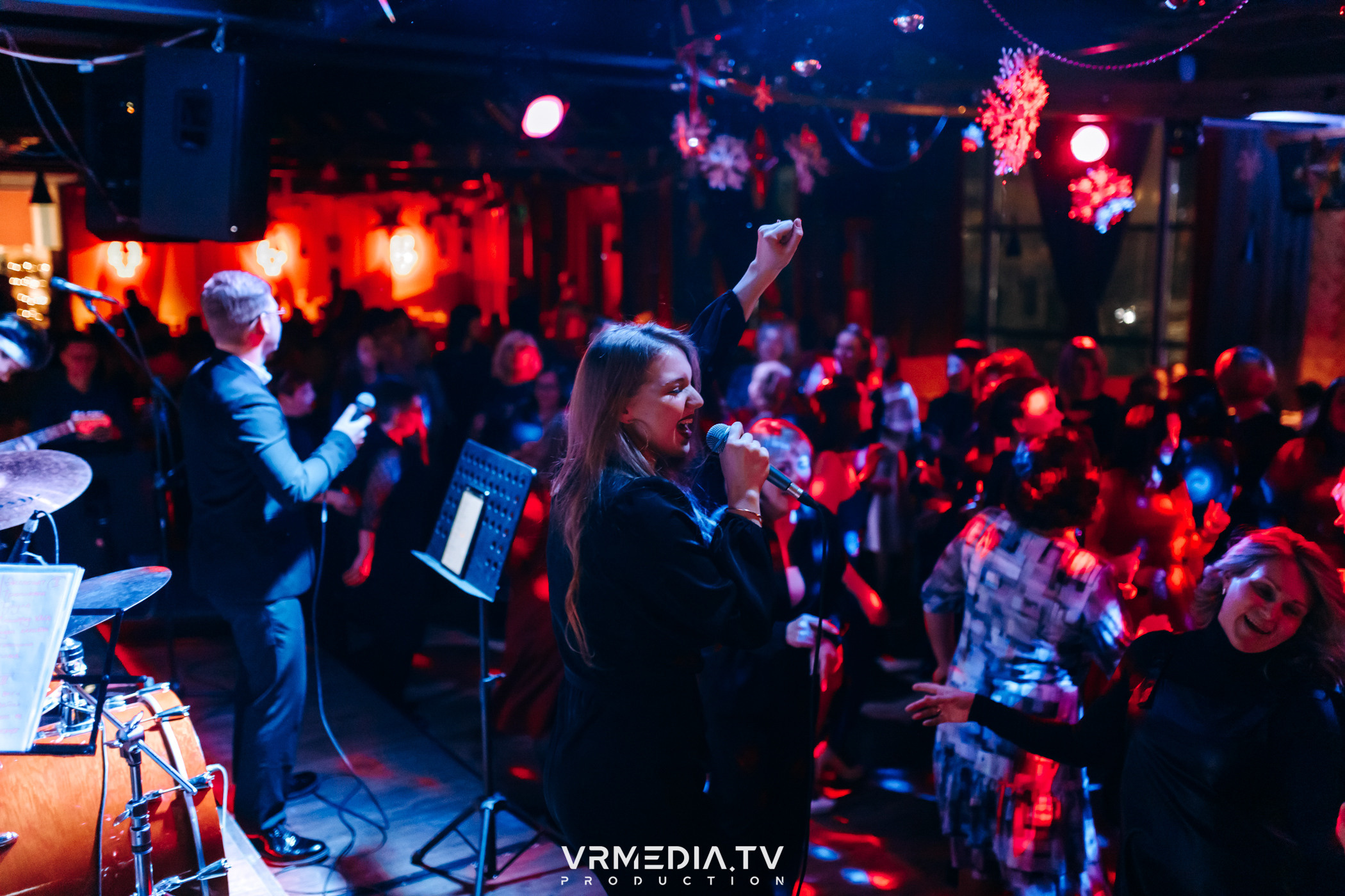 Жаркий новогодний корпоратив в гриль-баре «Жара»