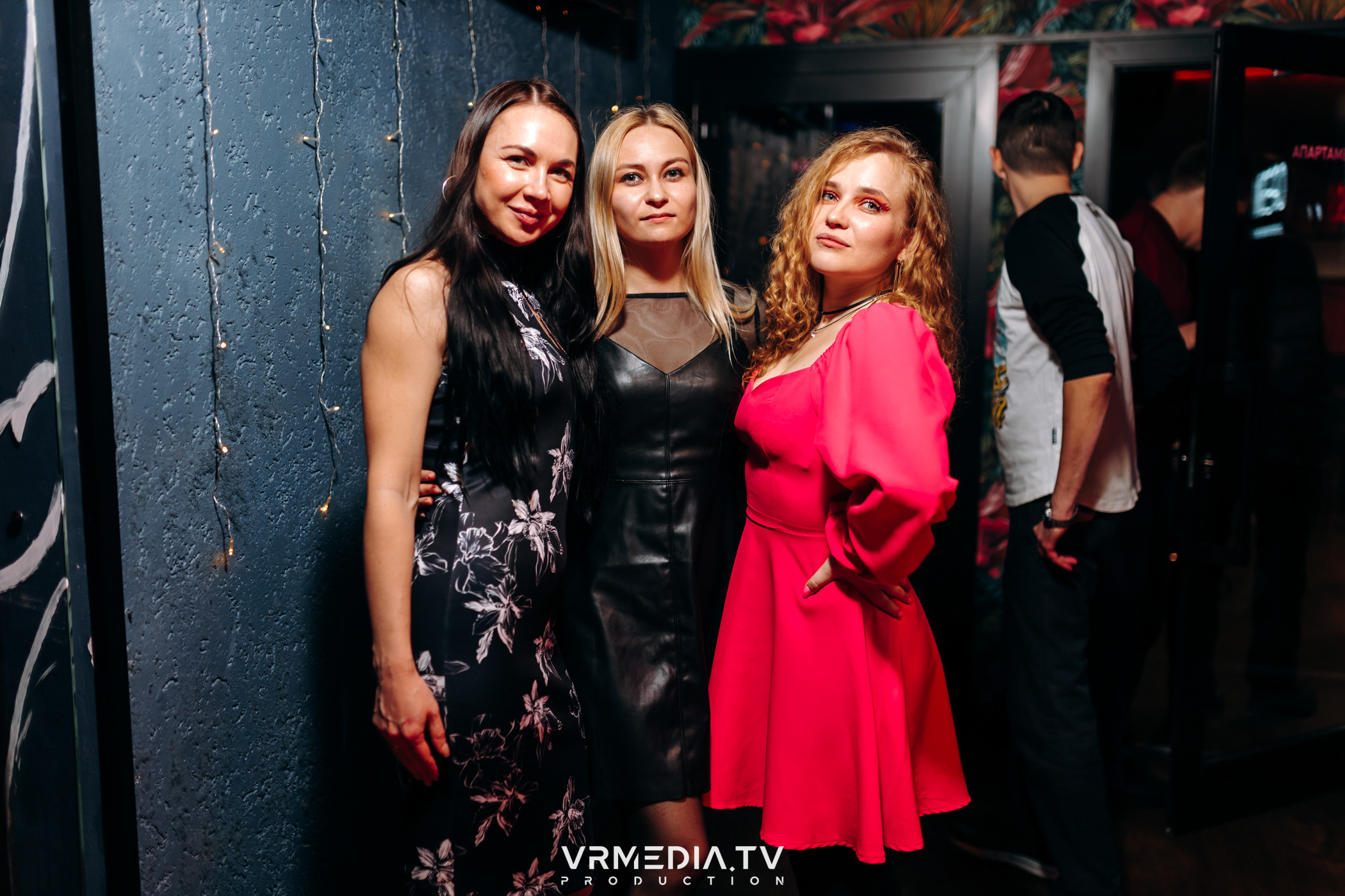 Новогодние корпоративы в караоке-баре «Опера»