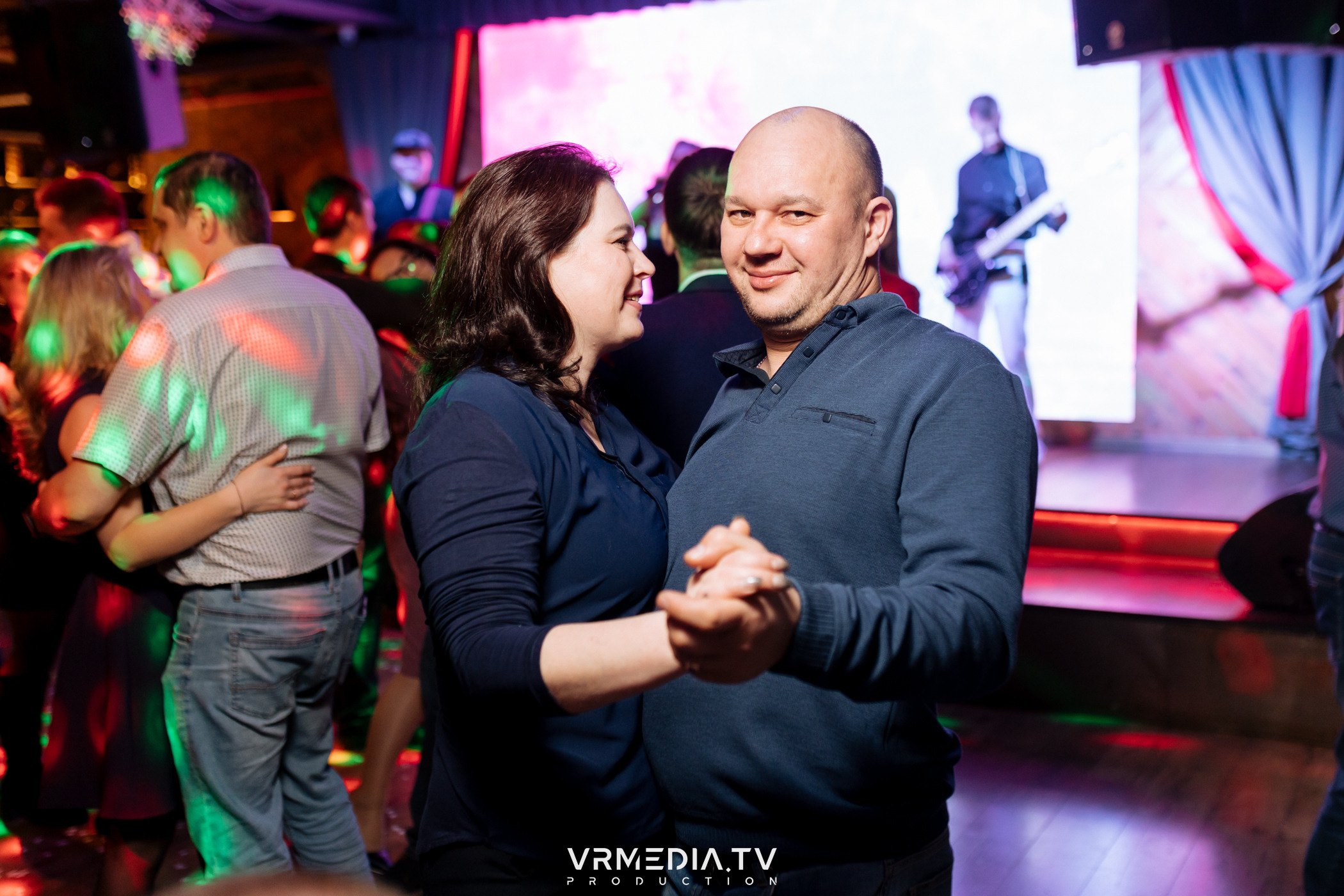 Жаркий новогодний корпоратив в гриль-баре «Жара»