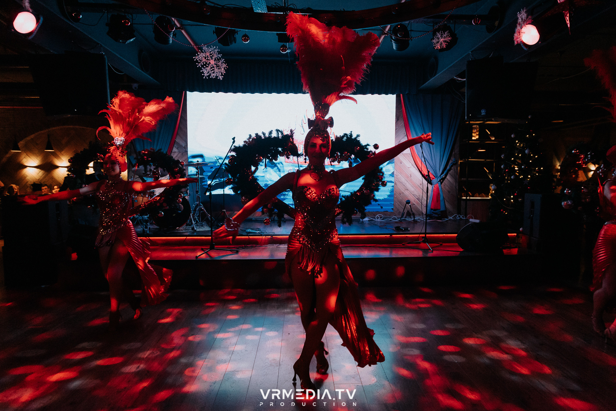 Жаркий новогодний корпоратив в гриль-баре «Жара»