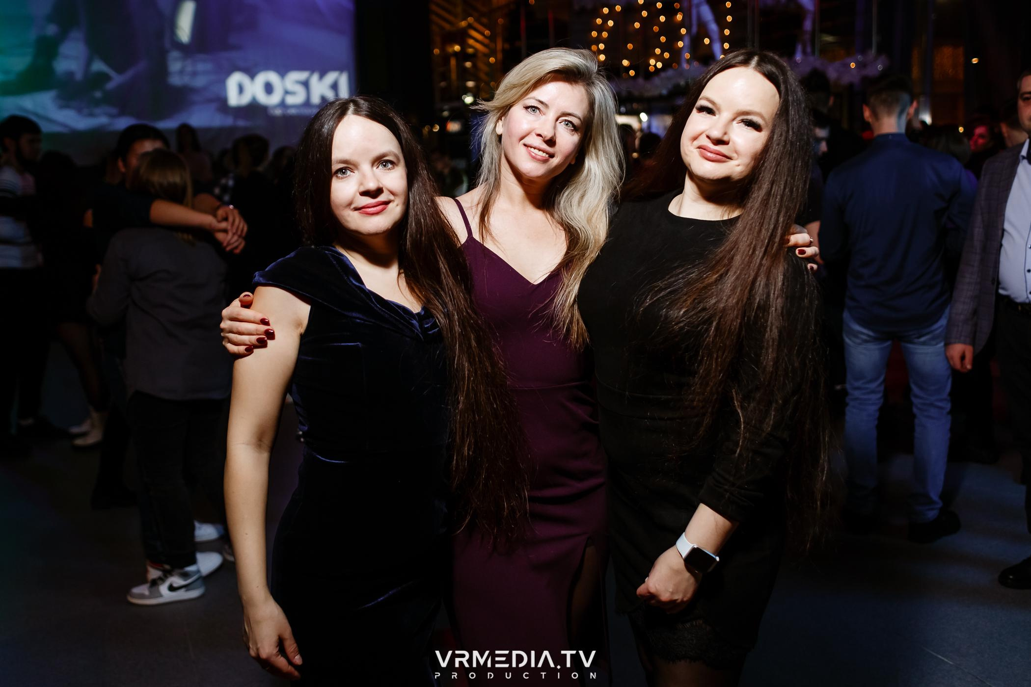 Выходные в баре «DOSKI»