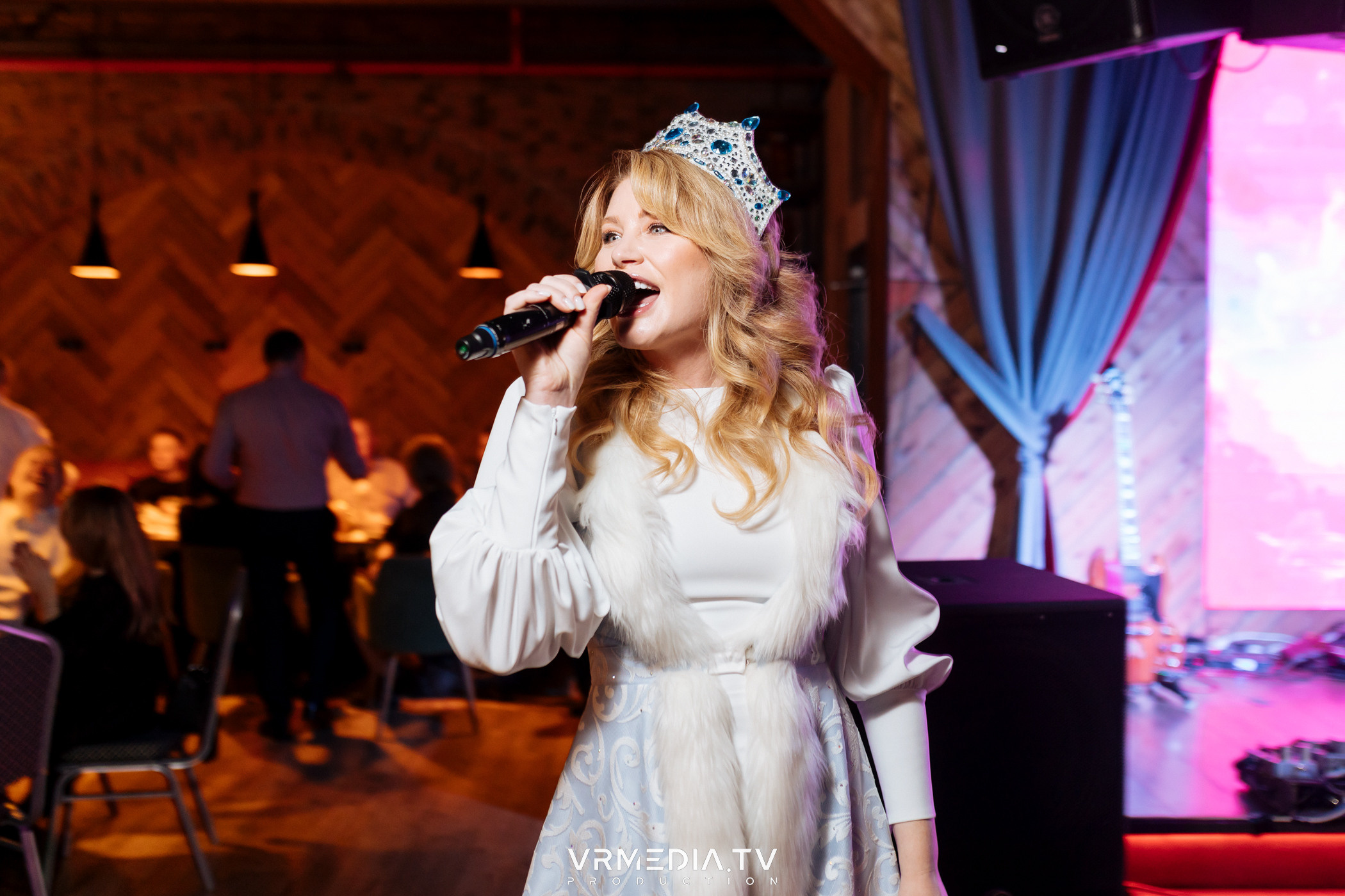 Жаркий новогодний корпоратив в гриль-баре «Жара»