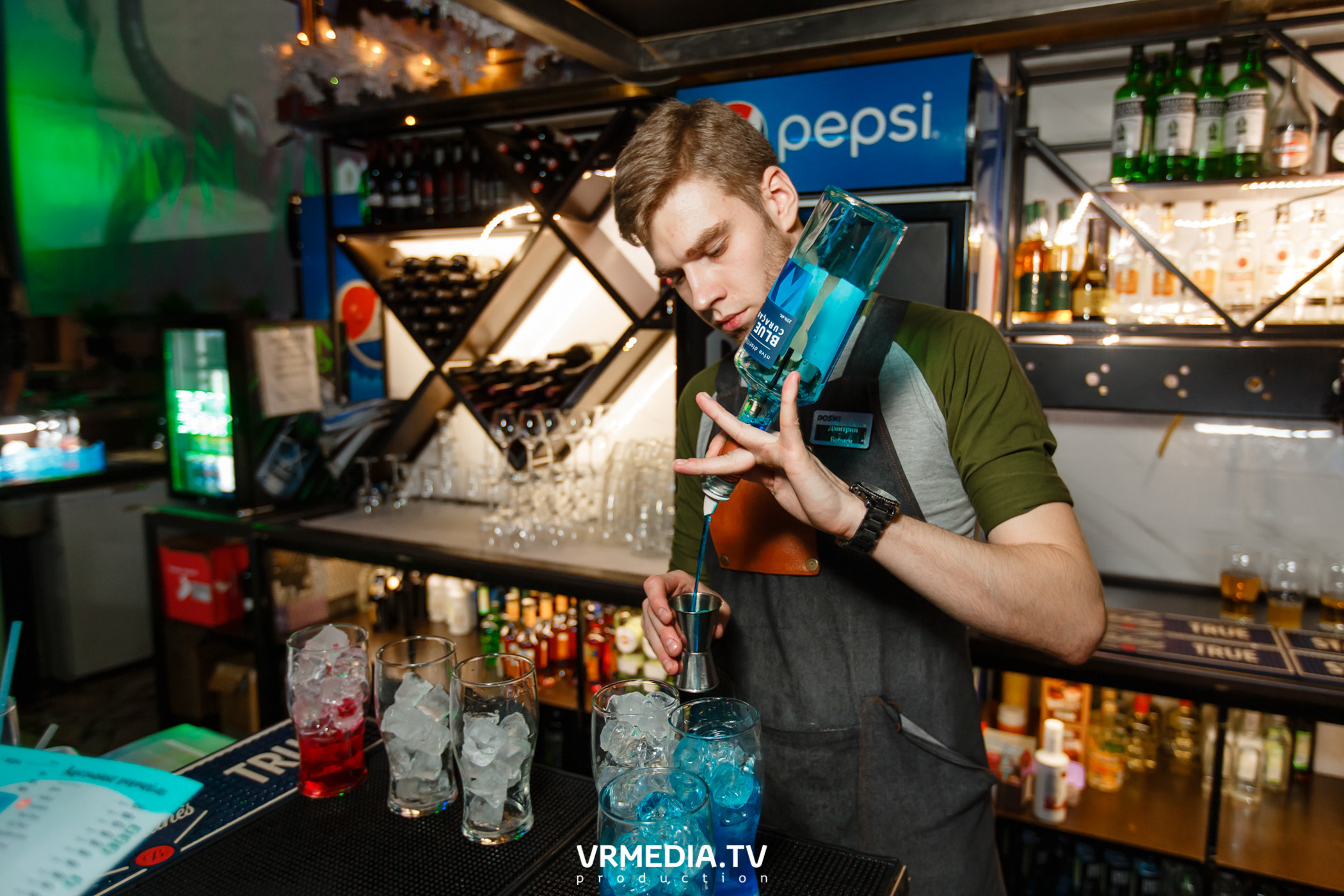 Выходные в баре «DOSKI»