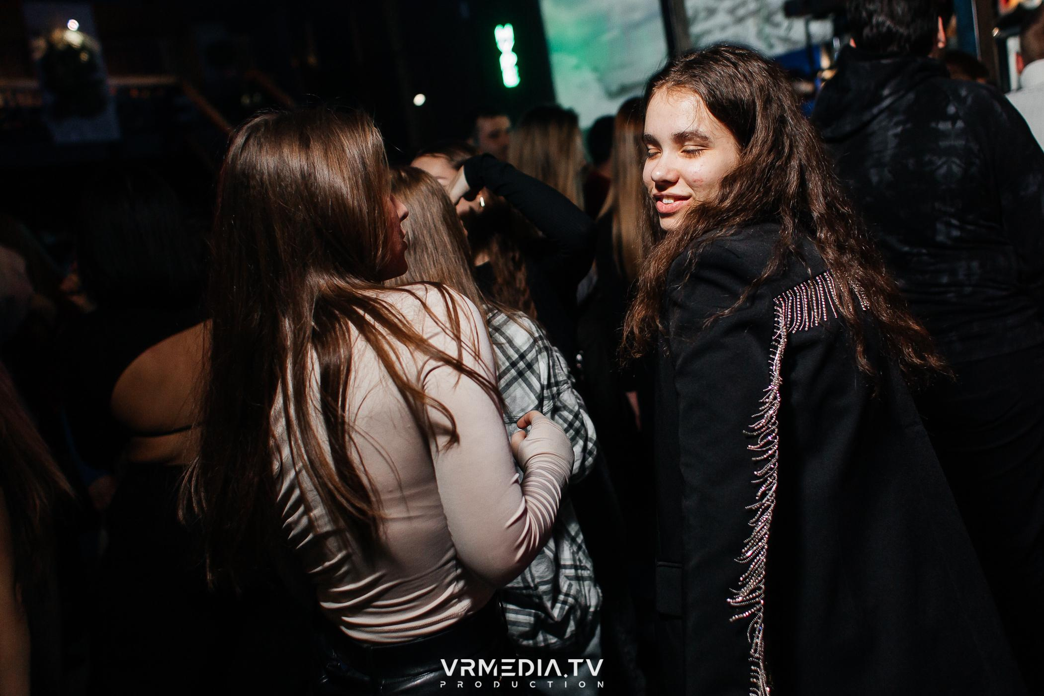 Выходные в баре «DOSKI»