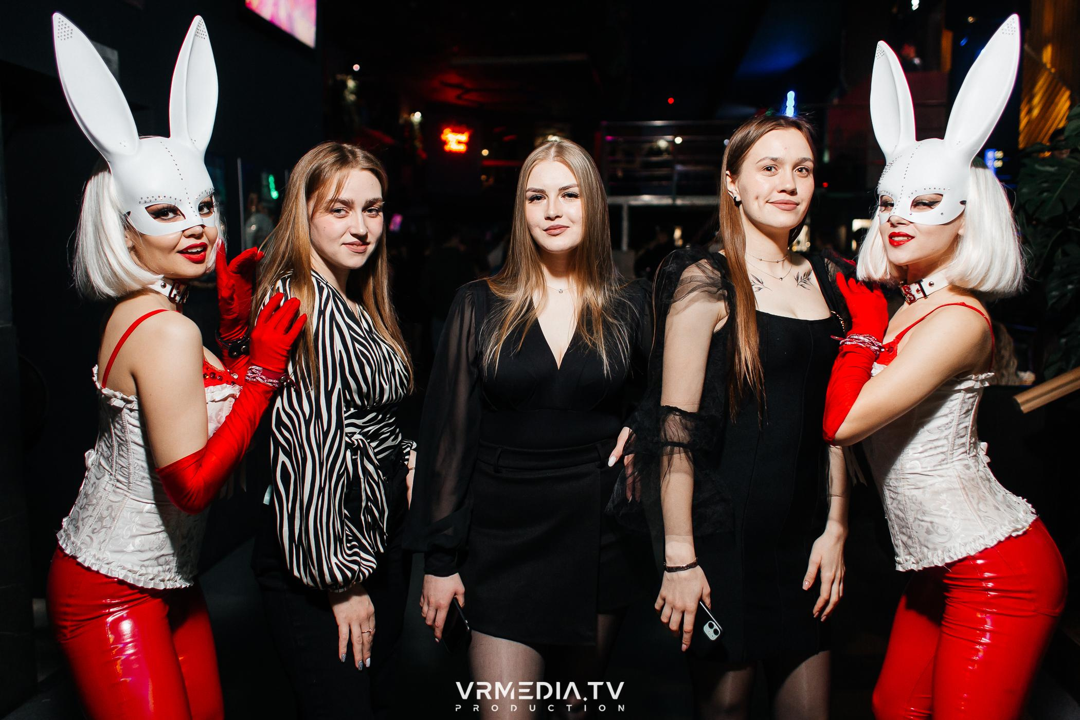 Выходные в баре «DOSKI»