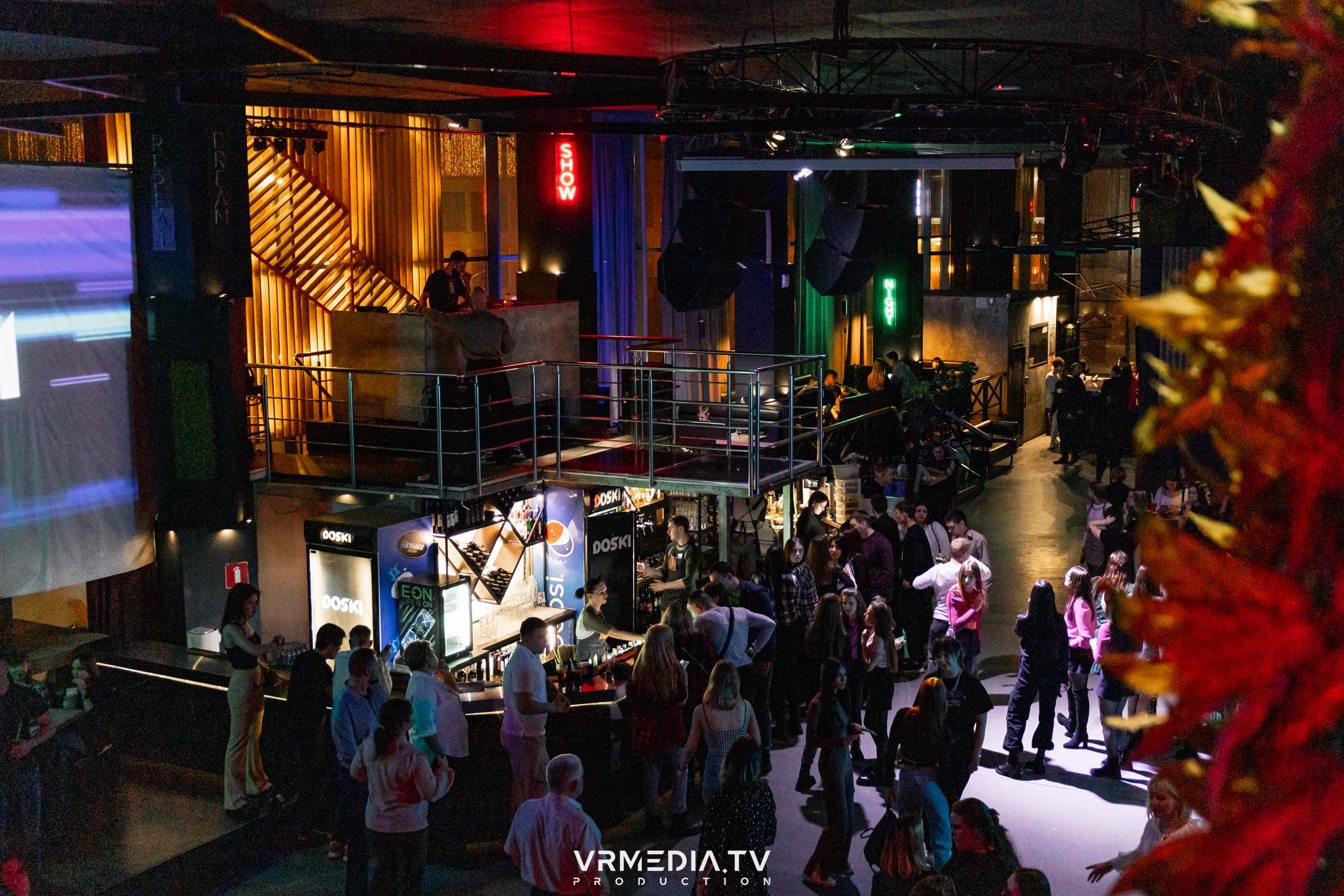 Выходные в баре «DOSKI»