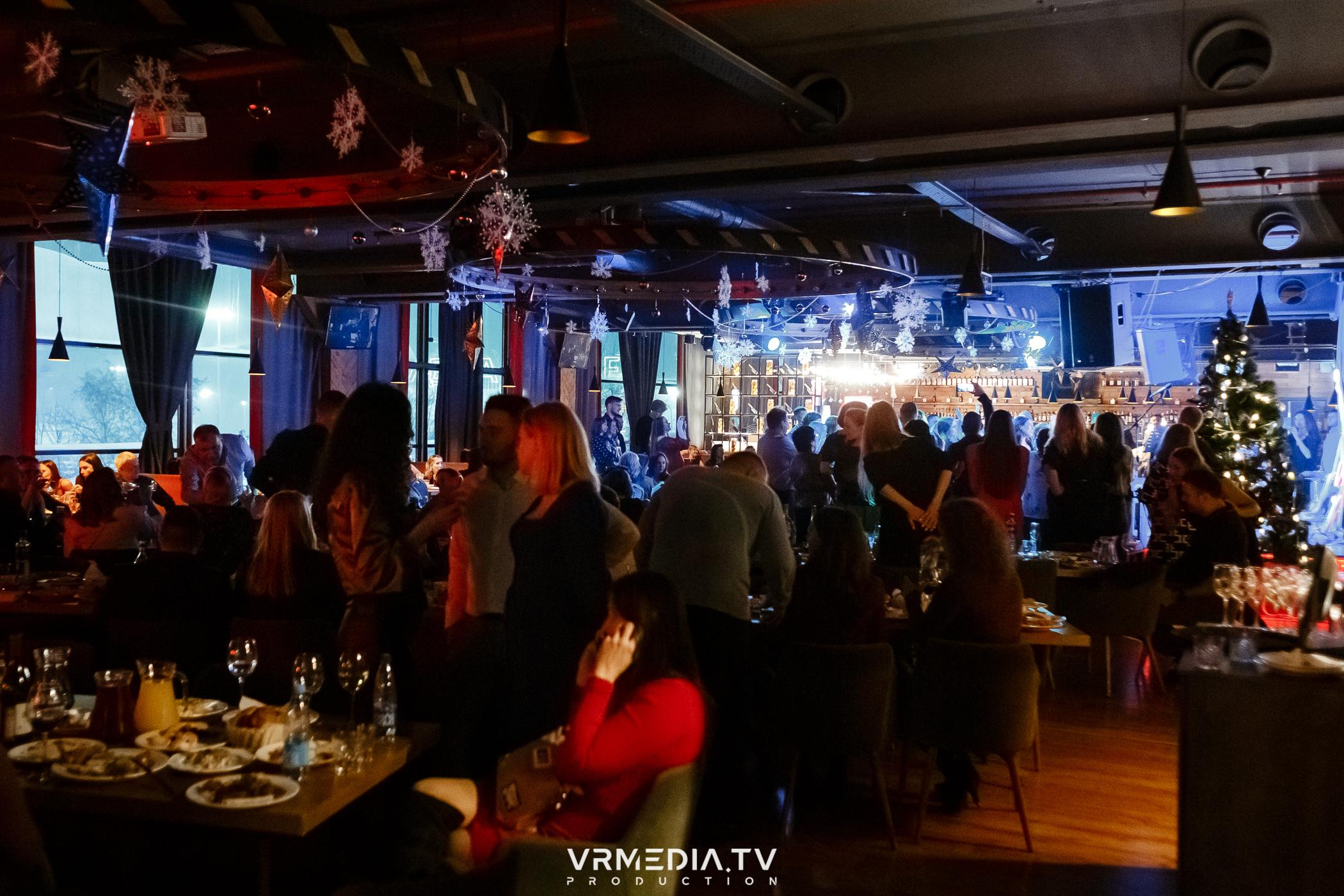 Жаркий новогодний корпоратив в гриль-баре «Жара»