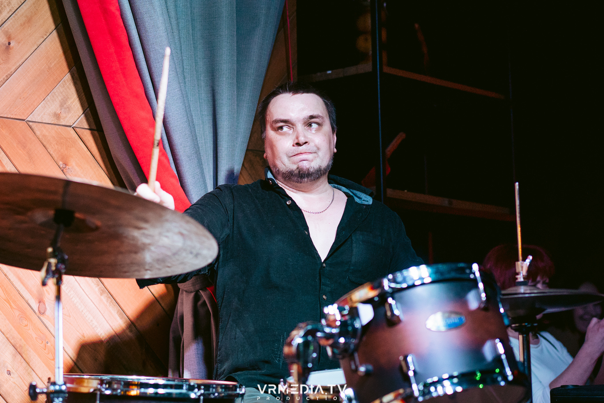 Джазовая среда: Чарльз Бёртон (США)