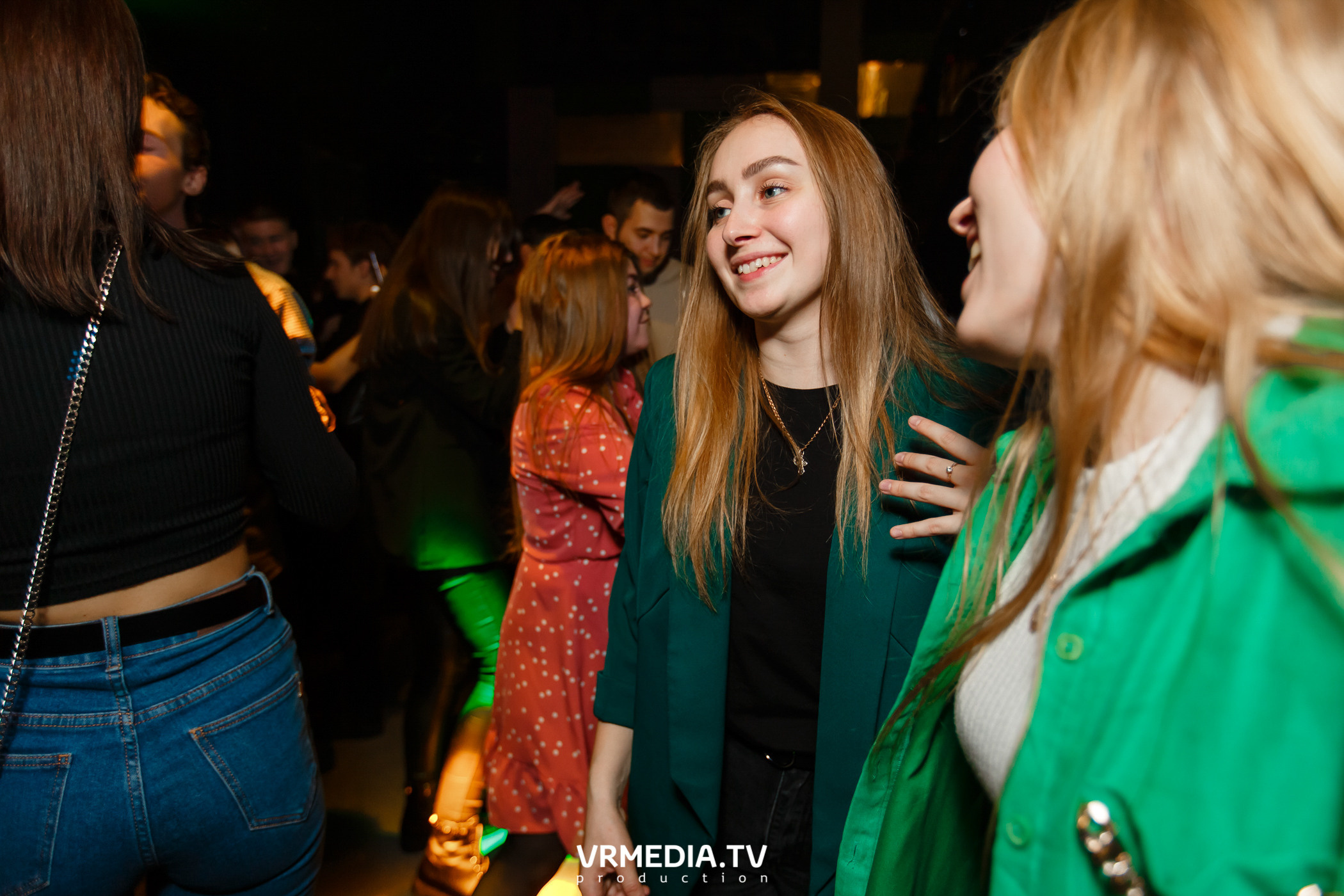 Выходные в баре «DOSKI»