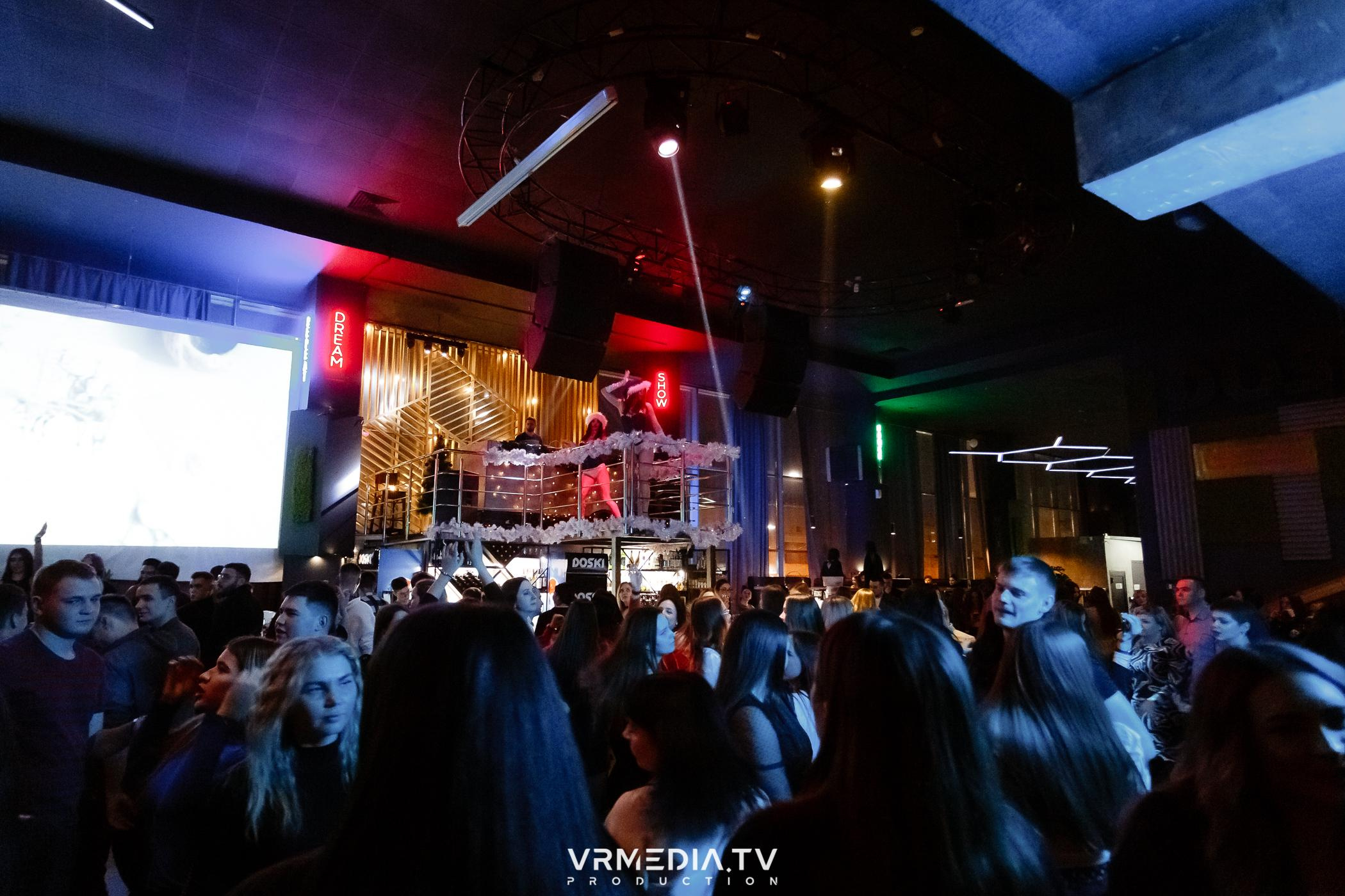 Выходные в баре «DOSKI»