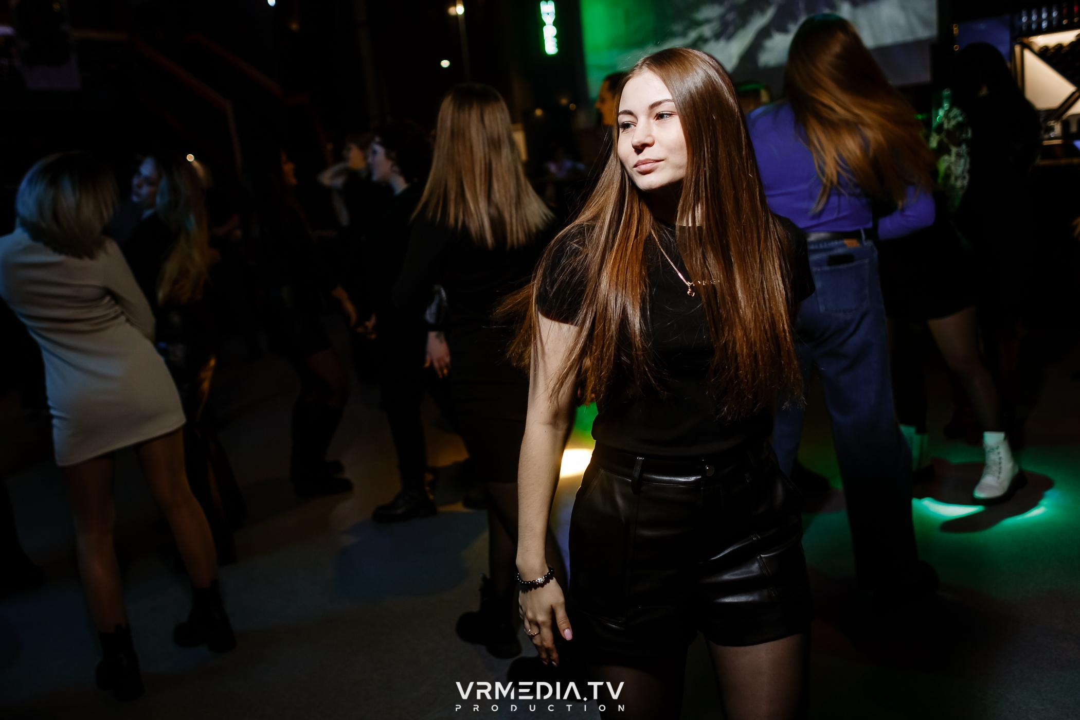 Выходные в баре «DOSKI»