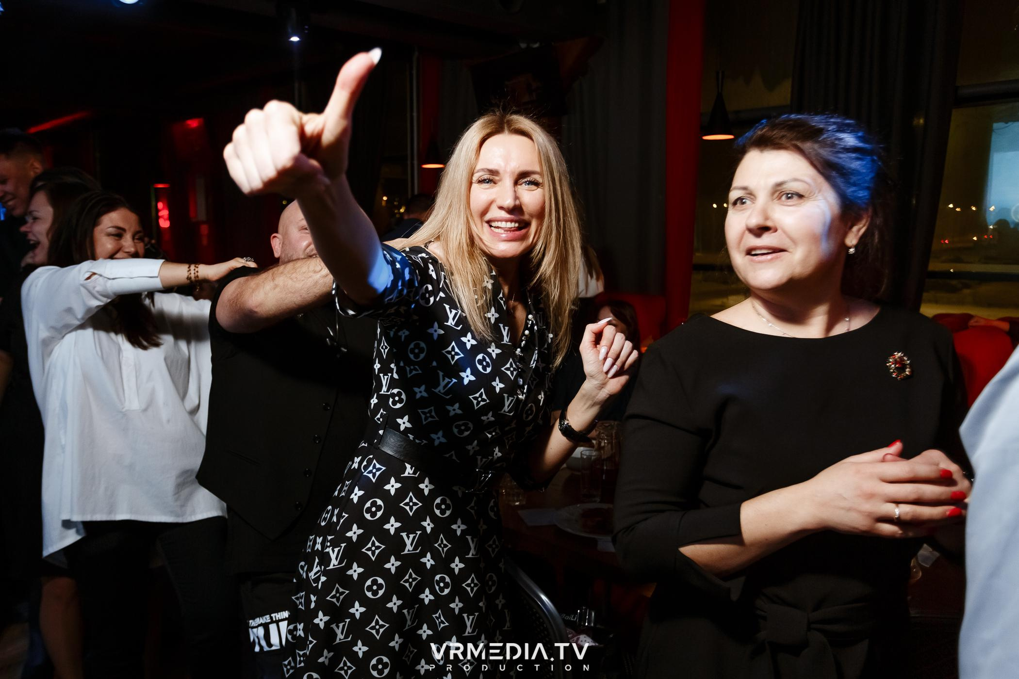 Жаркий новогодний корпоратив в гриль-баре «Жара»