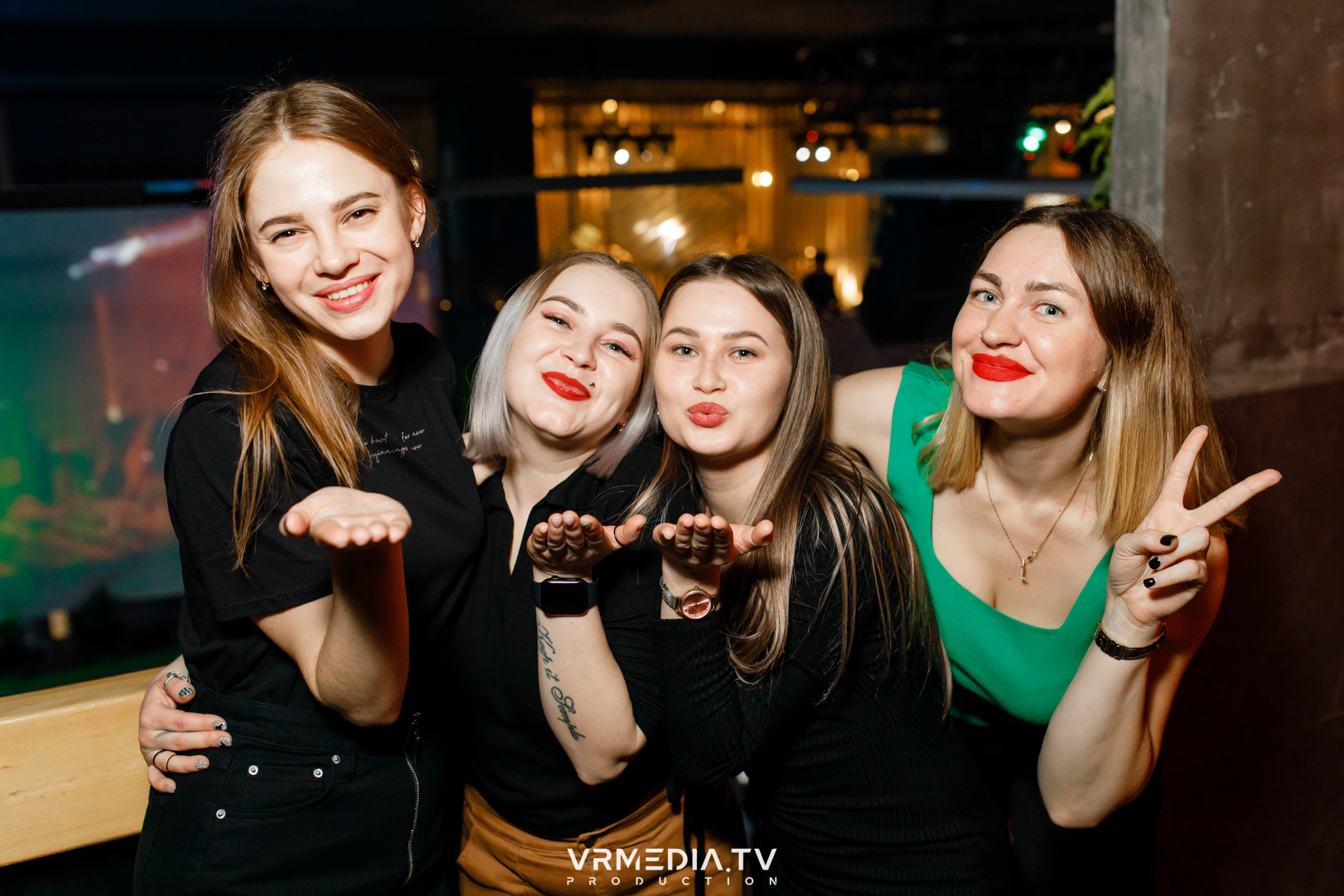 Выходные в баре «DOSKI»