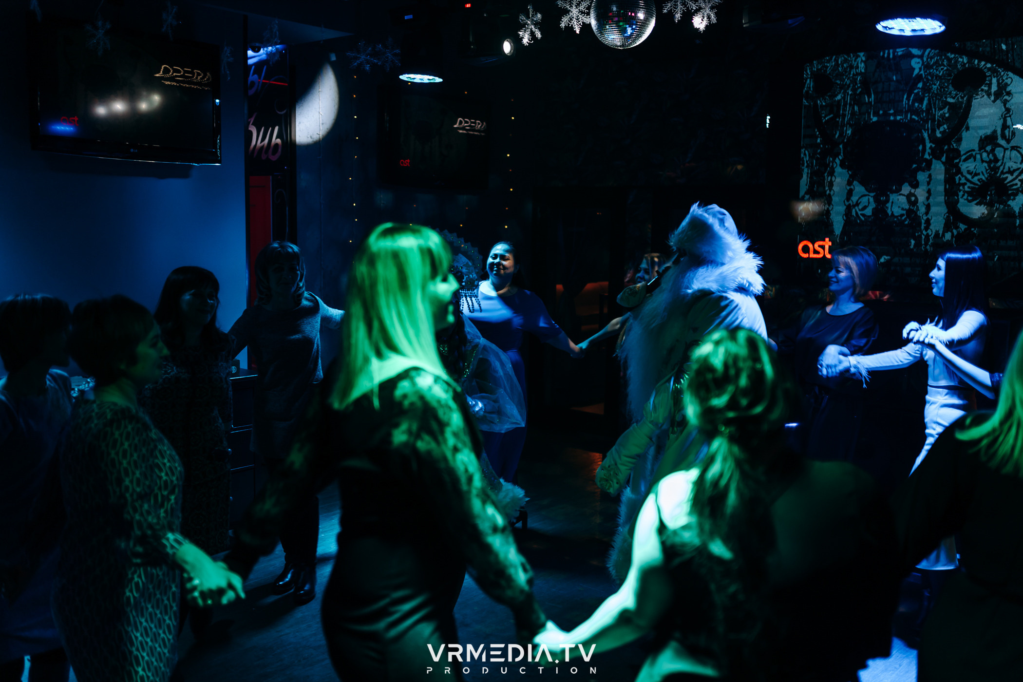 Новогодние корпоративы в караоке-баре «Опера»