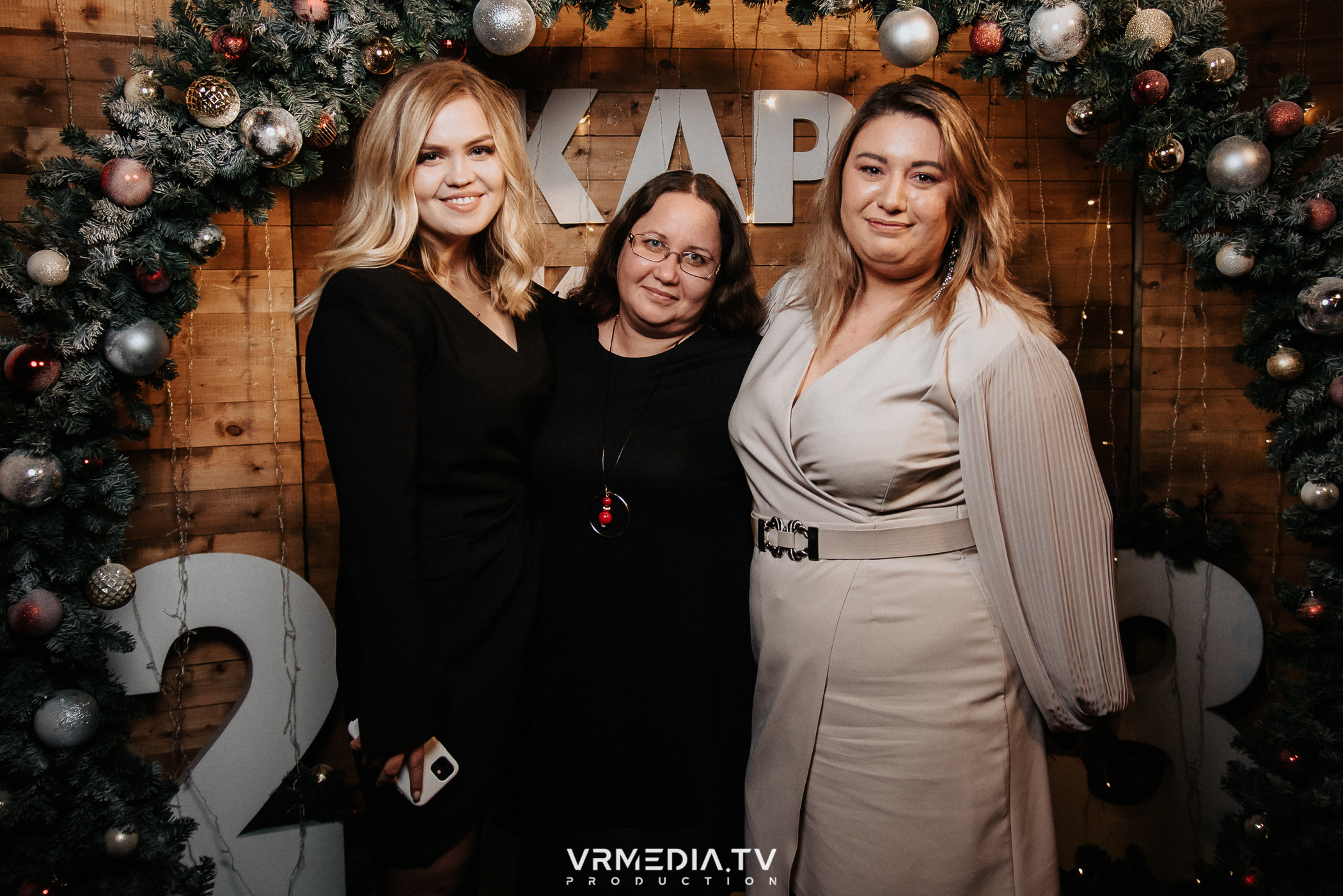 Жаркий новогодний корпоратив в гриль-баре «Жара»