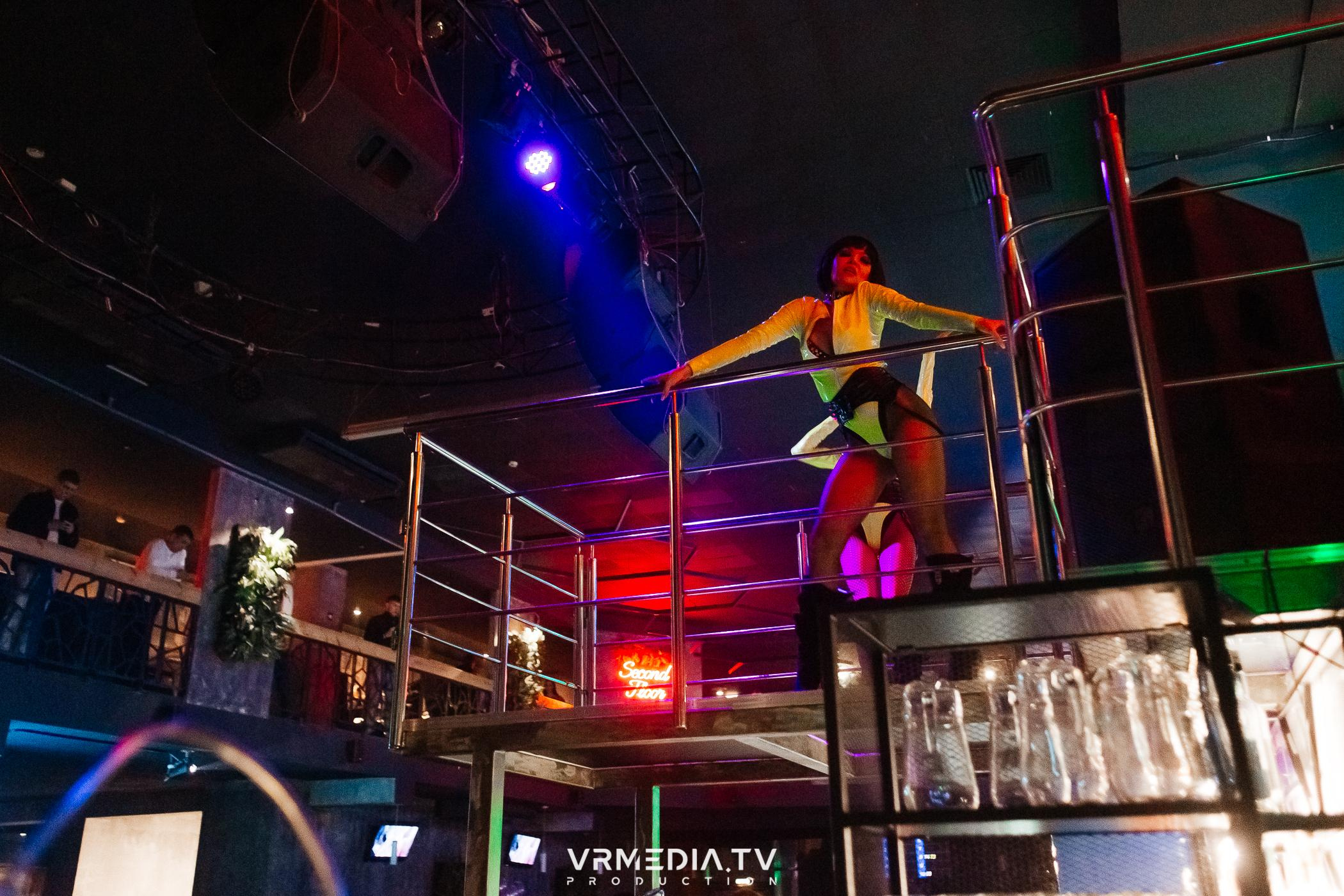 Выходные в баре «DOSKI»