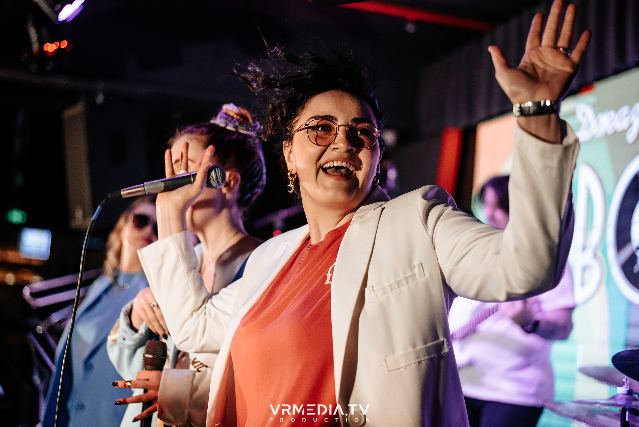 Джазовая среда: BBQueen: Переменная облачность