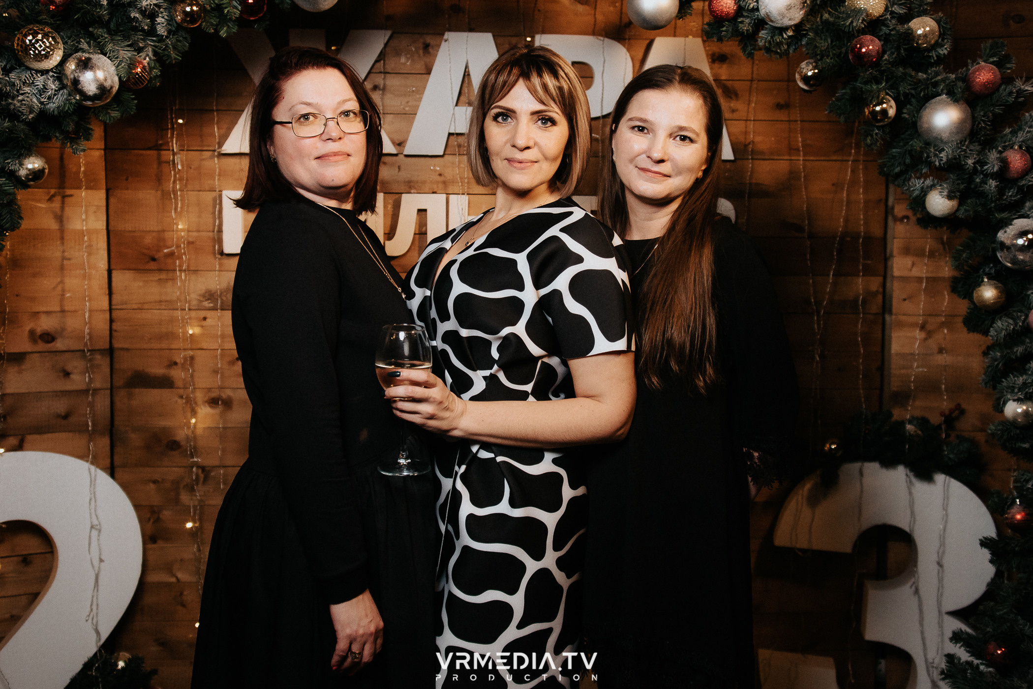 Жаркий новогодний корпоратив в гриль-баре «Жара»