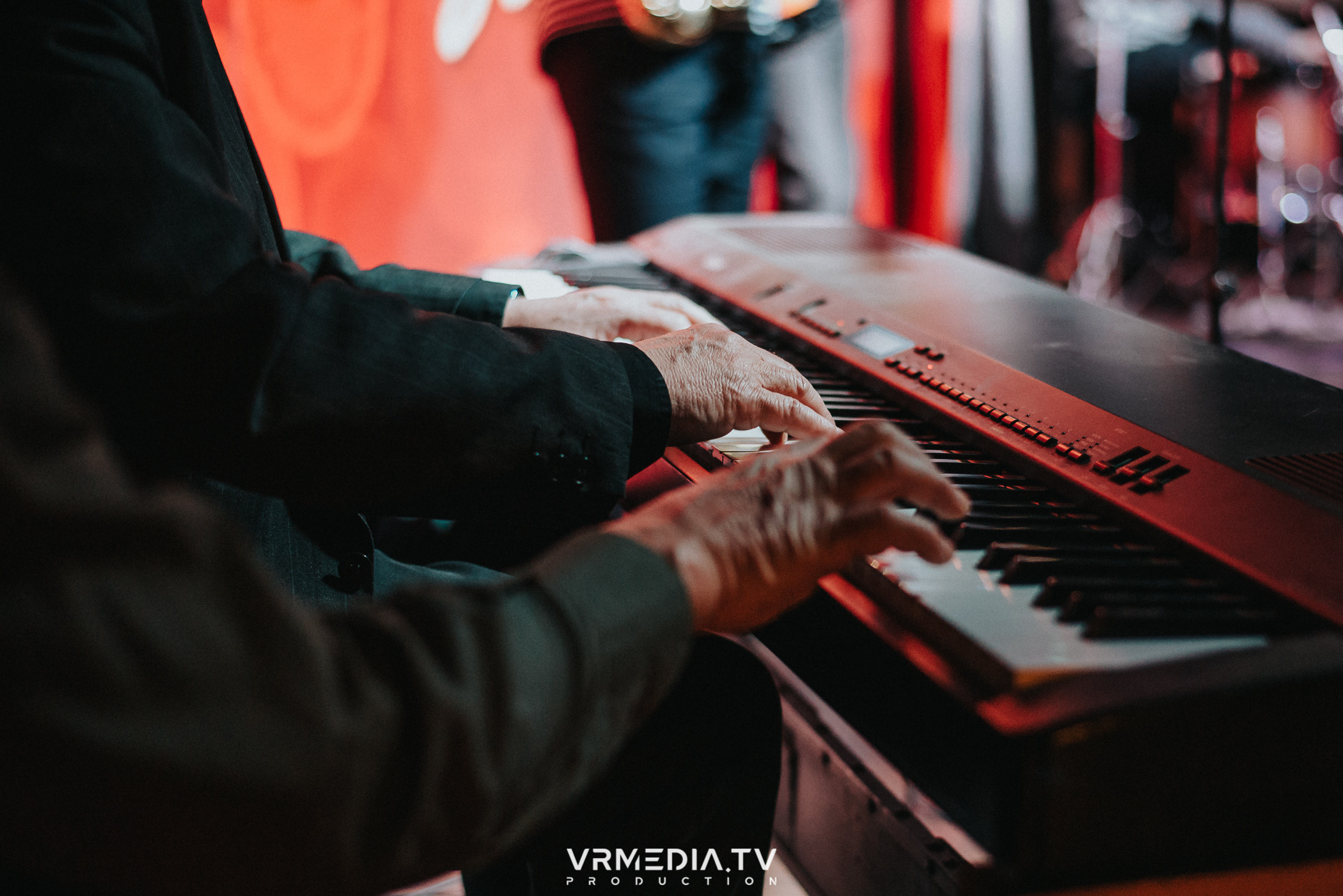 Джазовая среда: Джаз Замечательных Людей (Новосибирск)