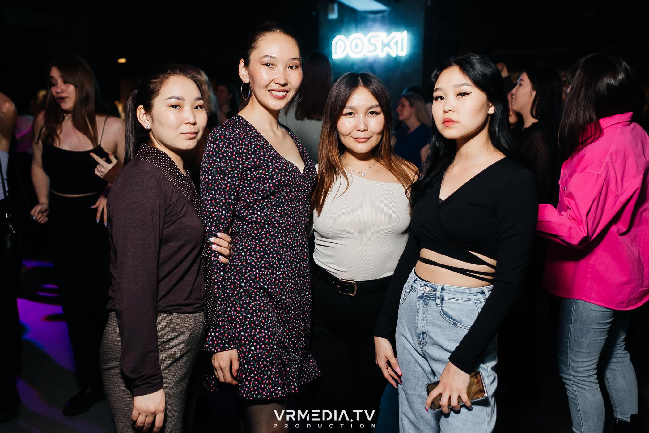 Выходные в баре «DOSKI»