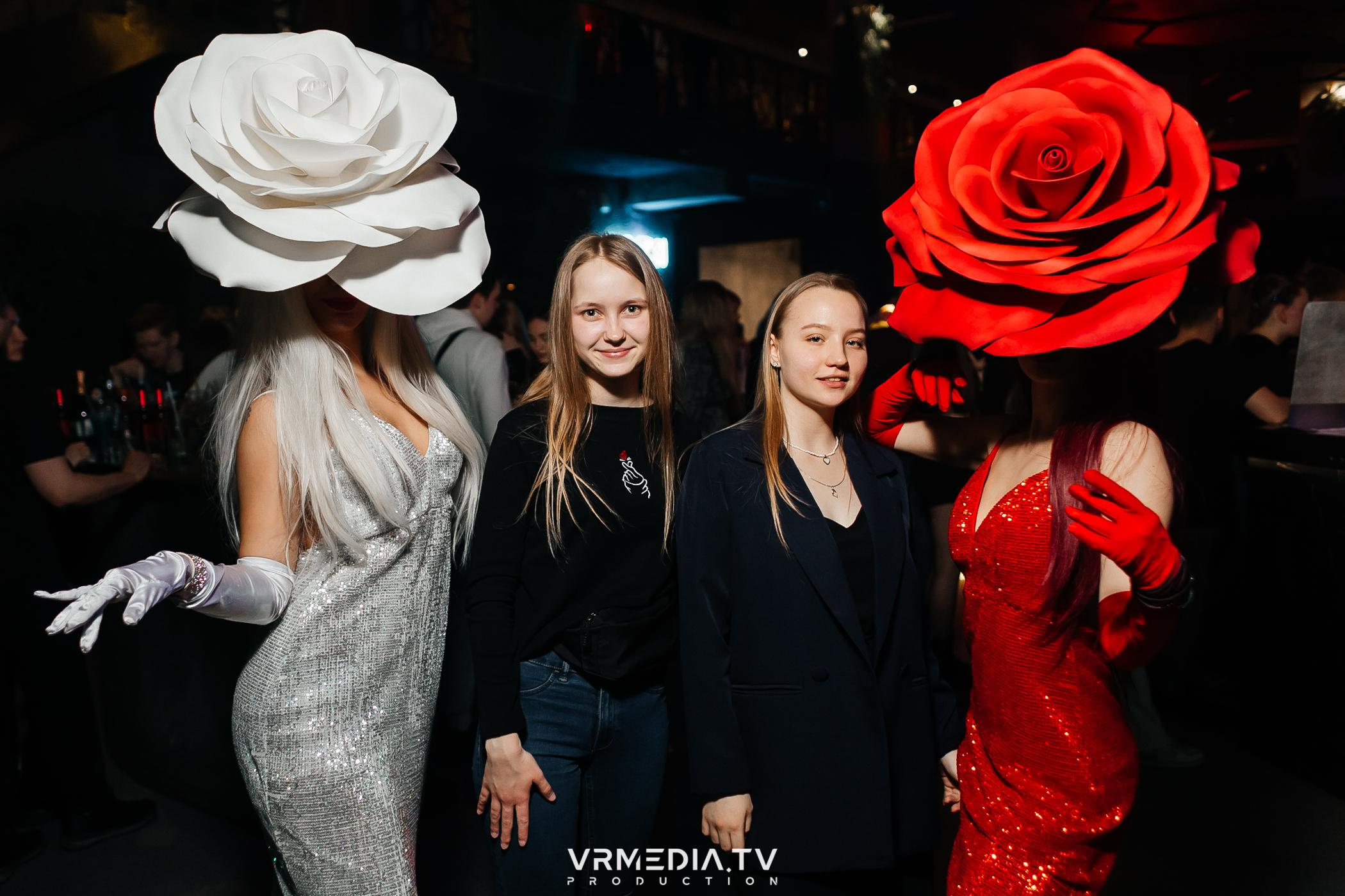 Выходные в баре «DOSKI»