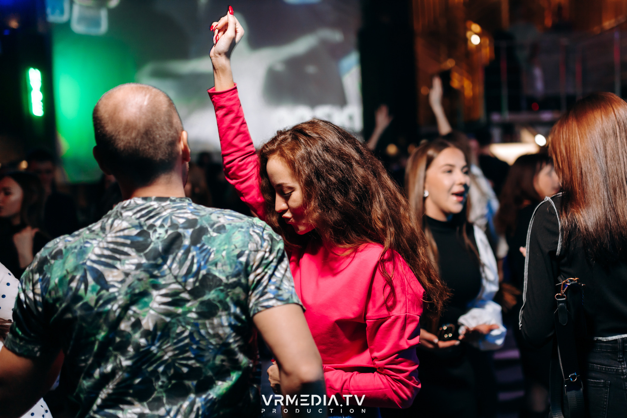 Выходные в баре «DOSKI»