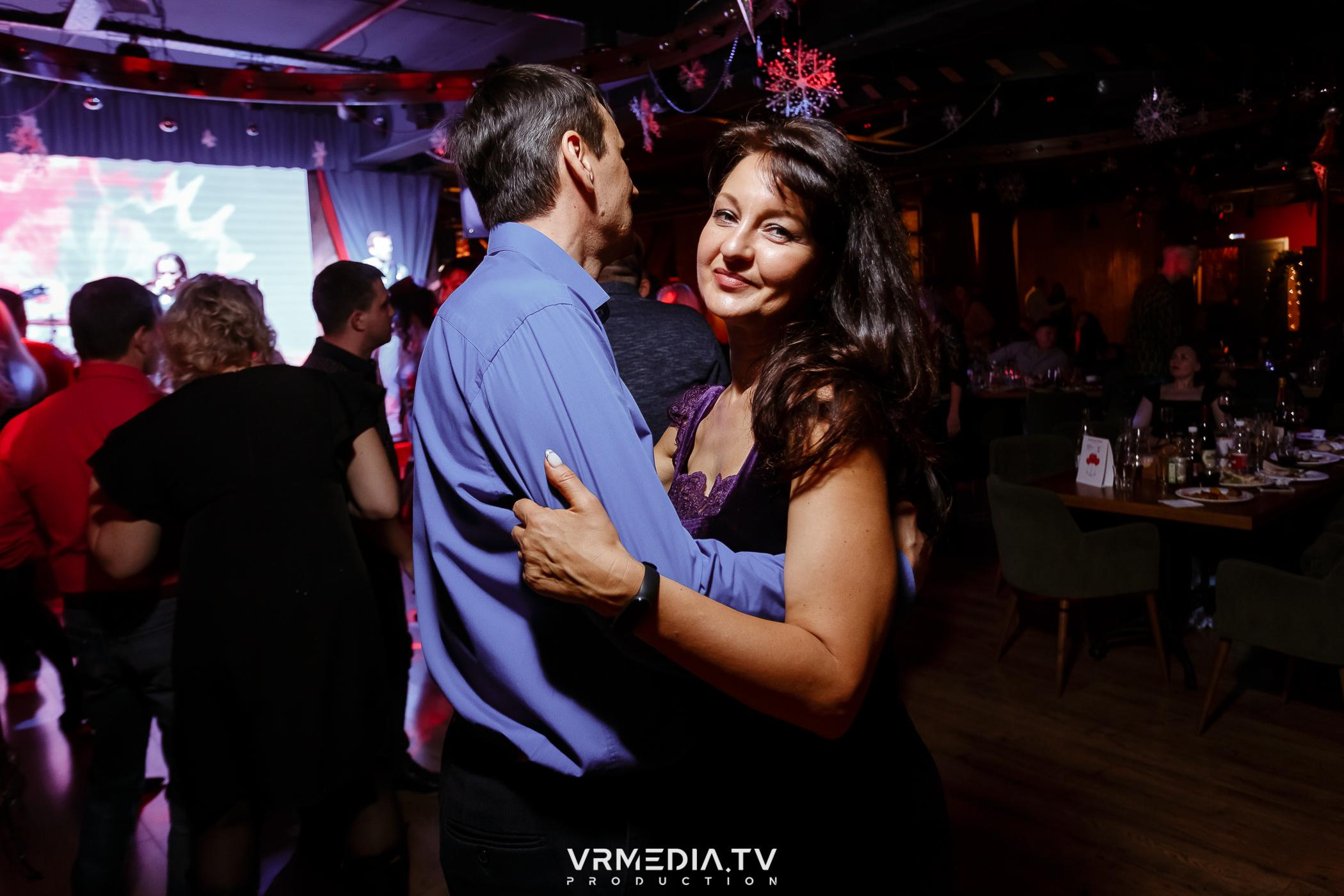 Жаркий новогодний корпоратив в гриль-баре «Жара»