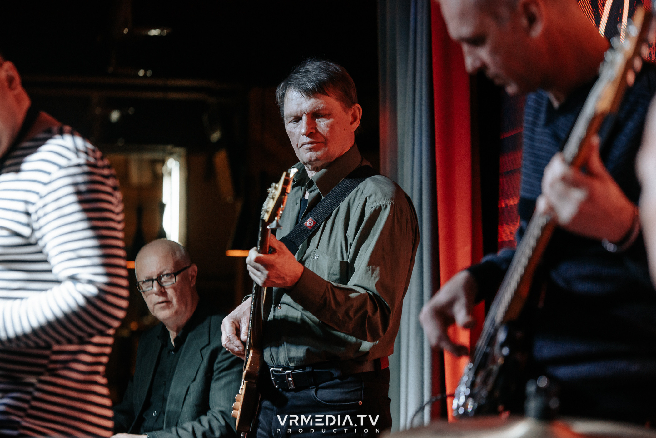 Джазовая среда: Джаз Замечательных Людей (Новосибирск)