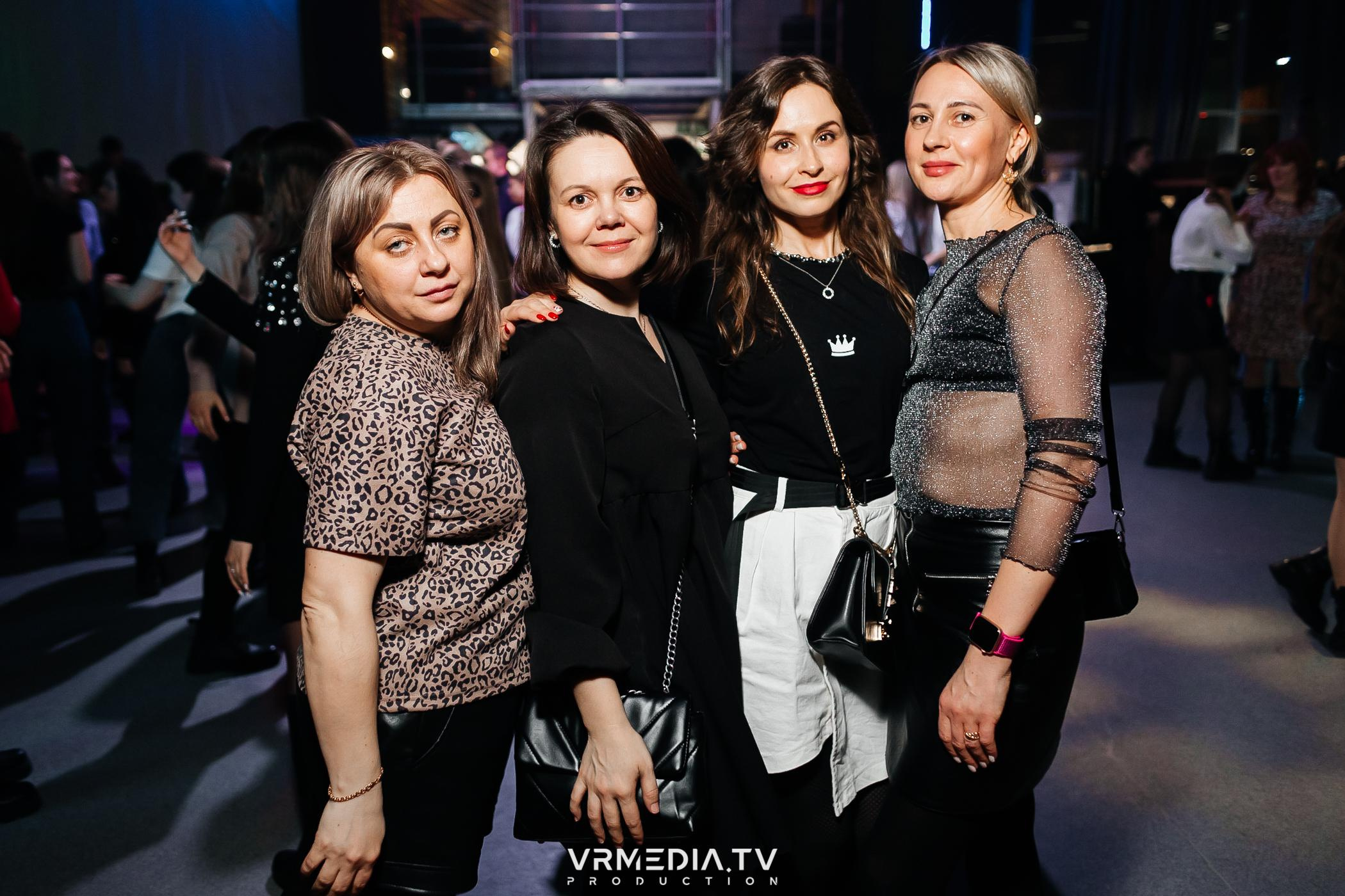 Выходные в баре «DOSKI»