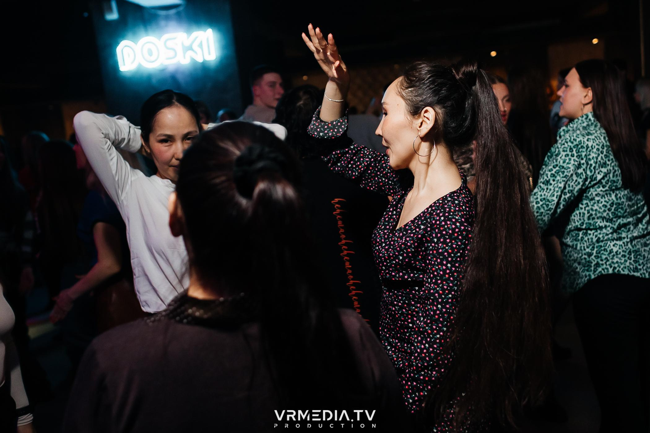 Выходные в баре «DOSKI»