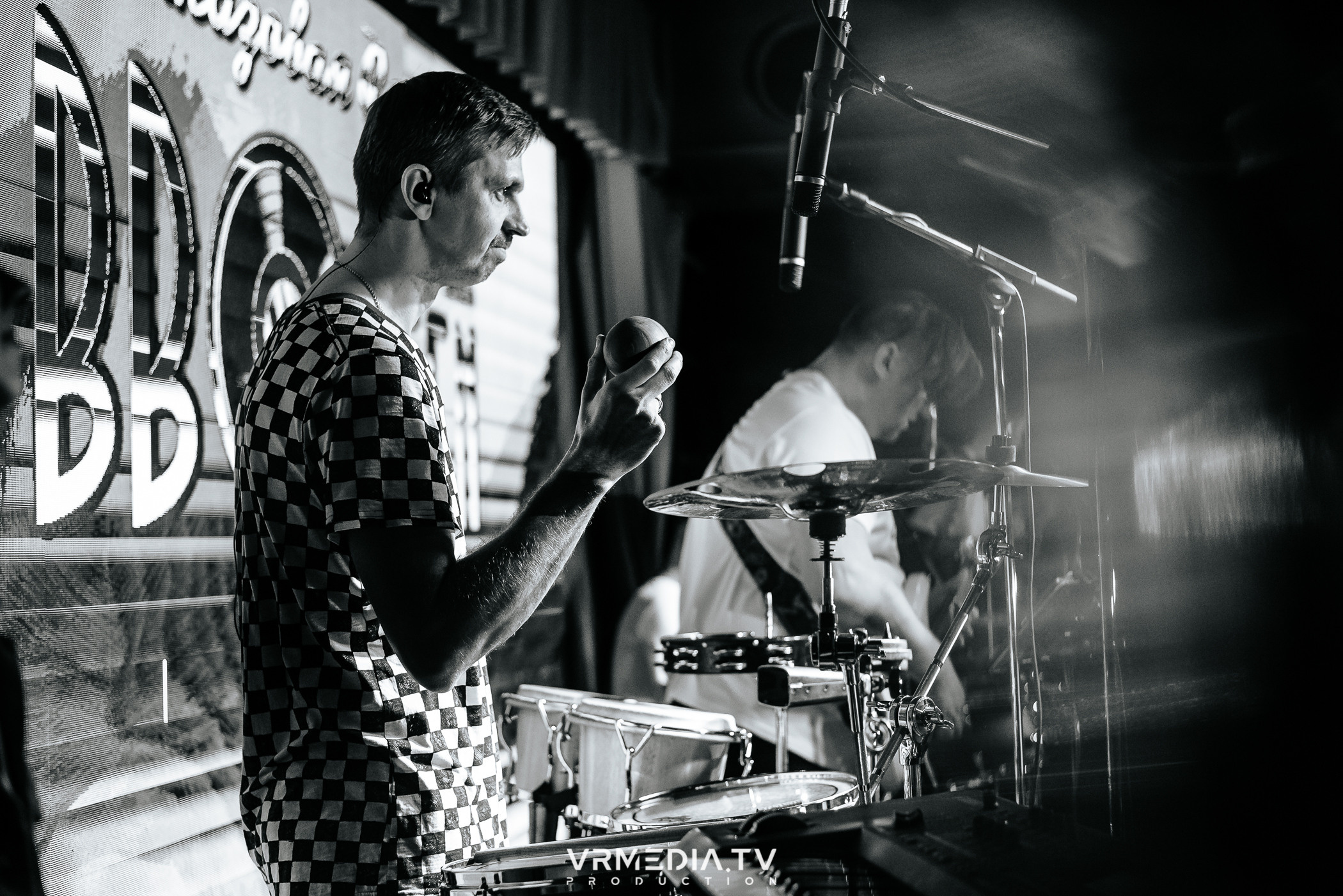 Джазовая среда: BBQueen: Переменная облачность