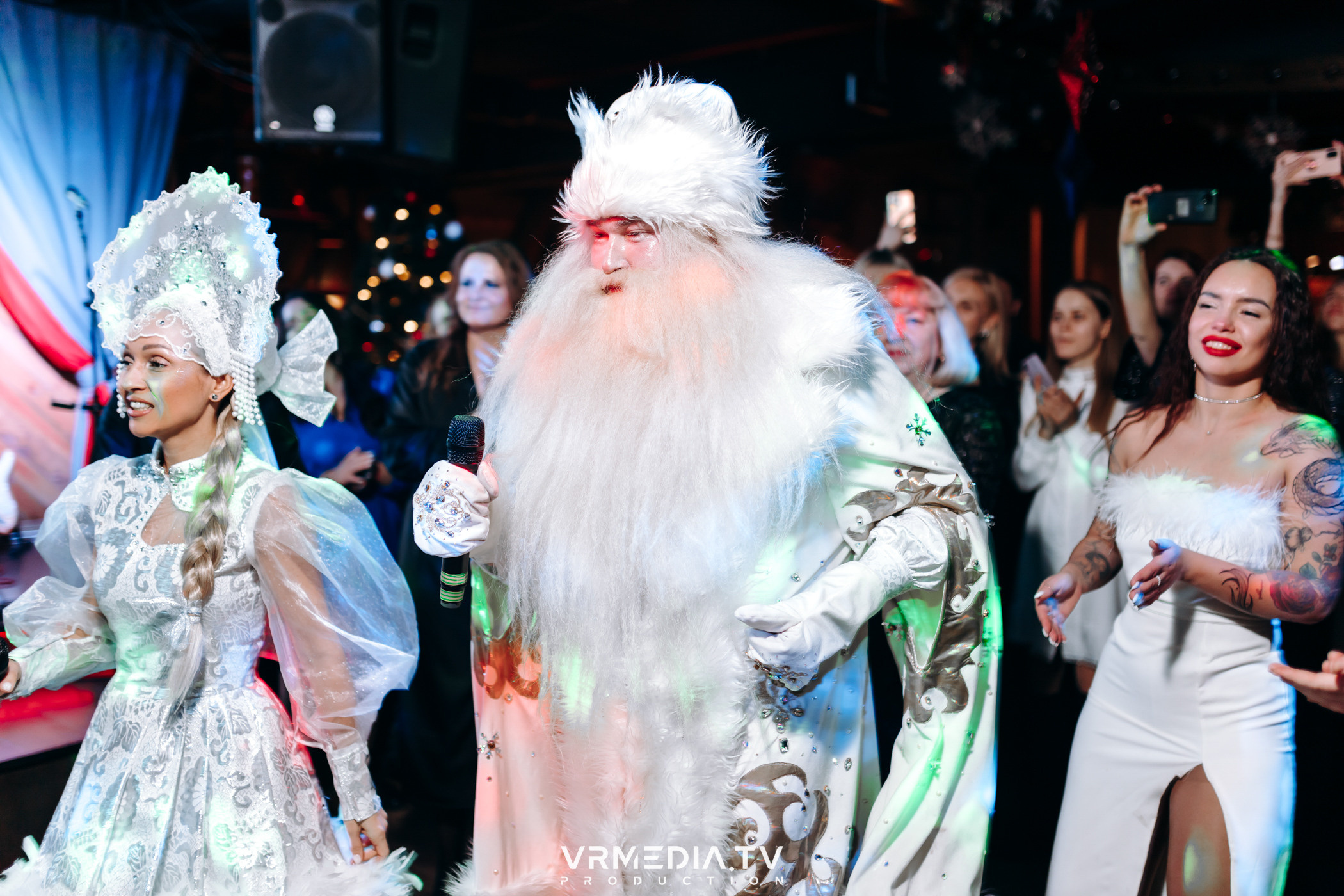 Жаркий новогодний корпоратив в гриль-баре «Жара»