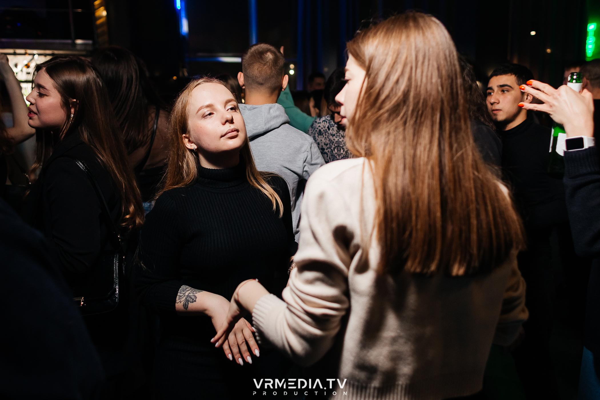 Выходные в баре «DOSKI»