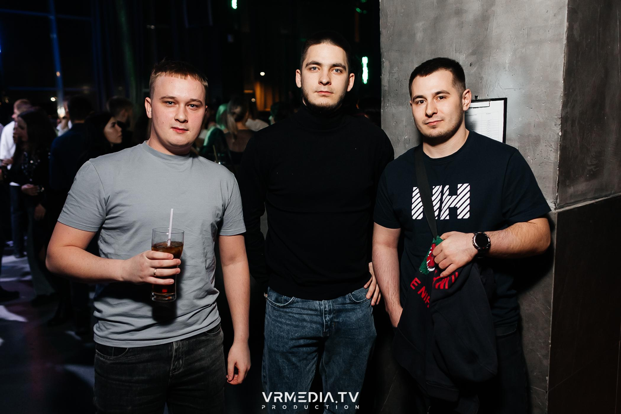 Выходные в баре «DOSKI»