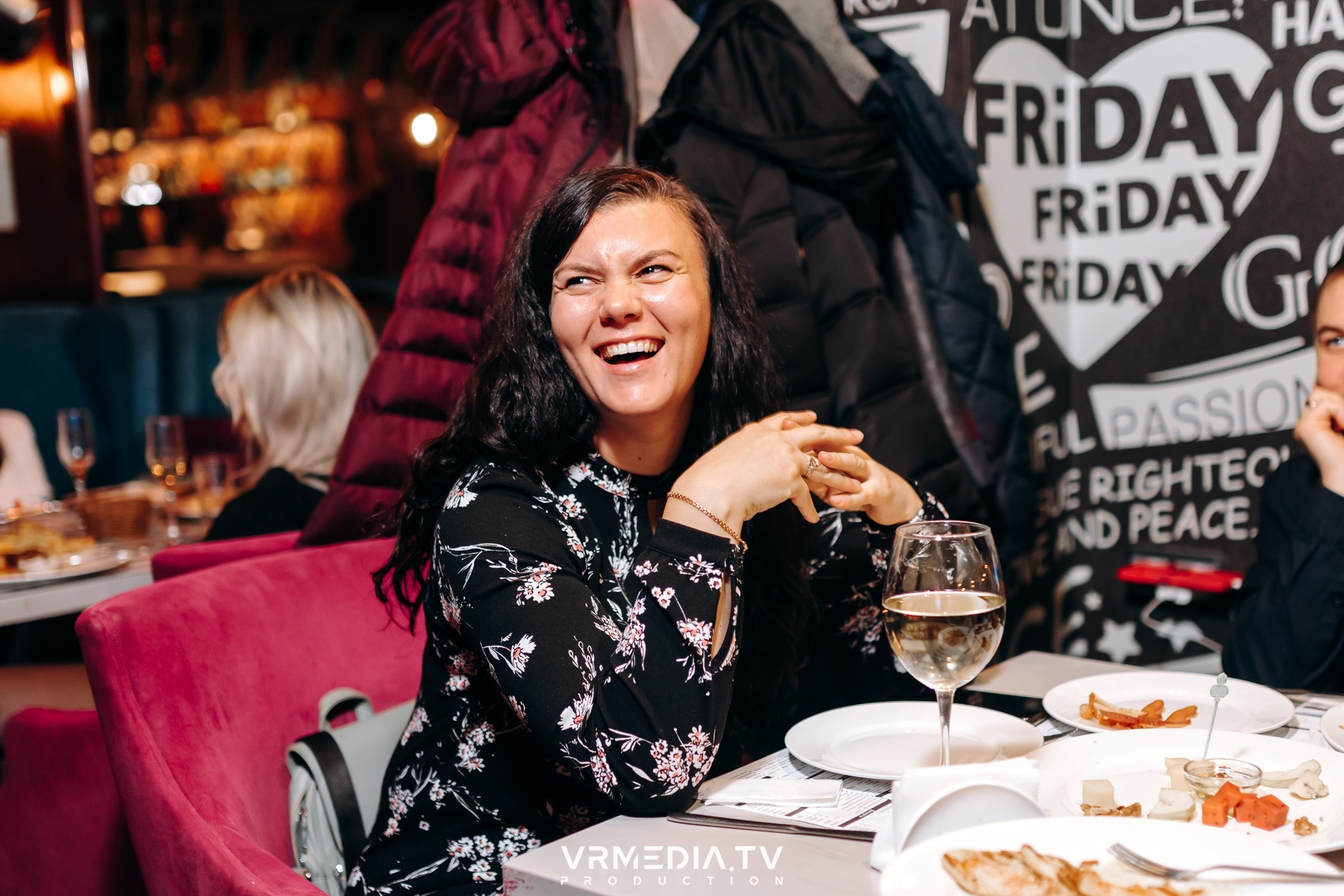 Новогодний вечер в ресторане «Friday»