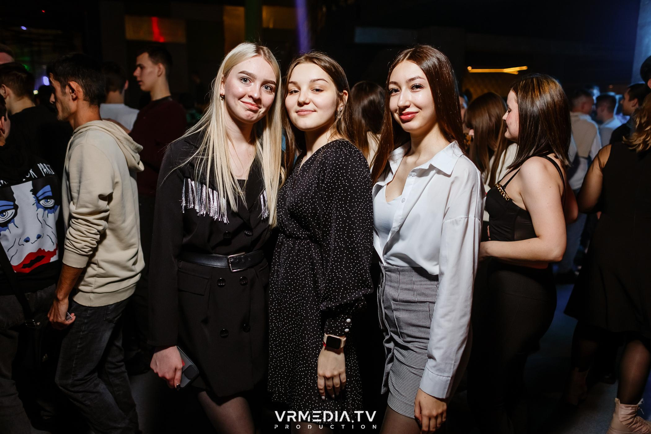 Выходные в баре «DOSKI»