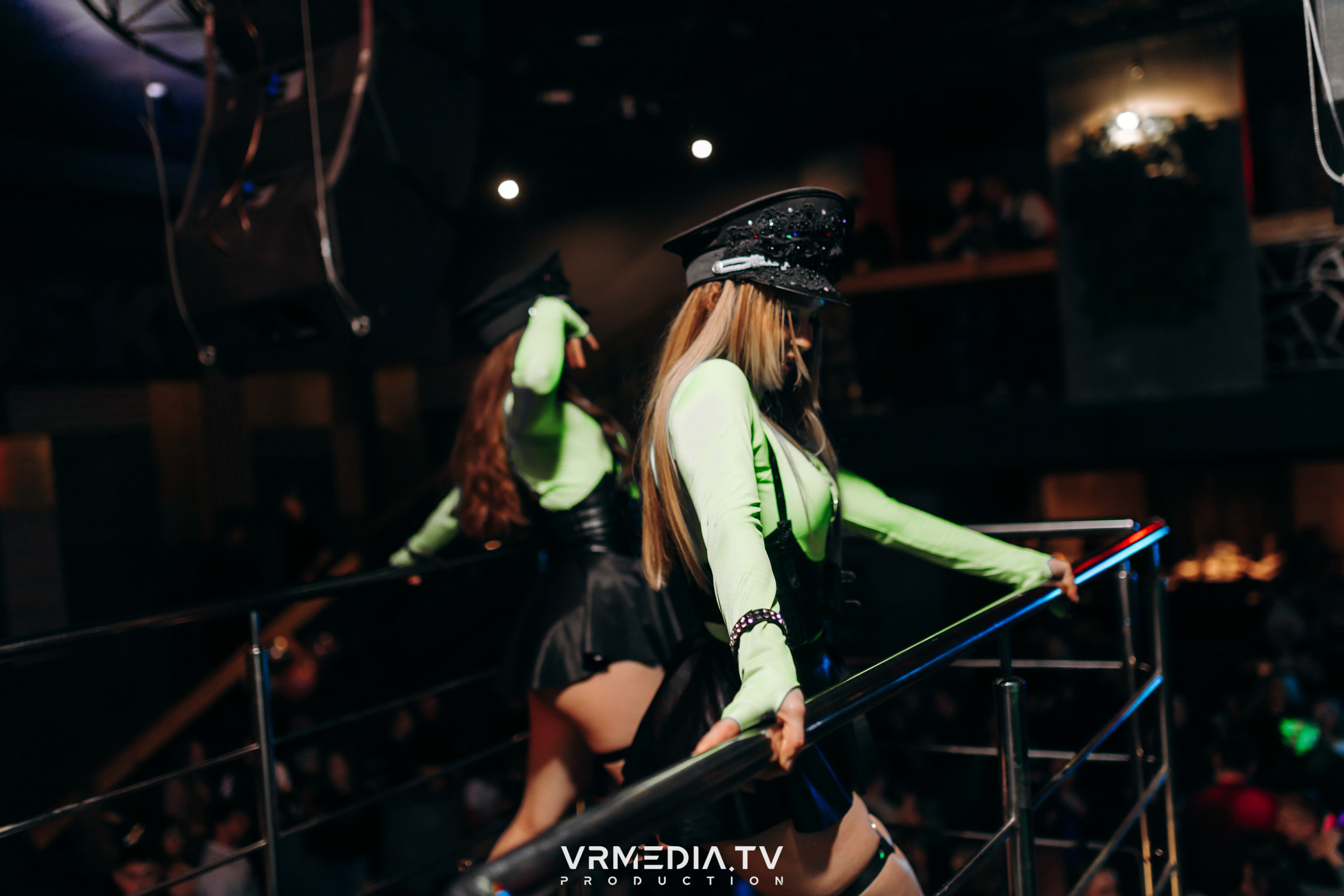 Выходные в баре «DOSKI»