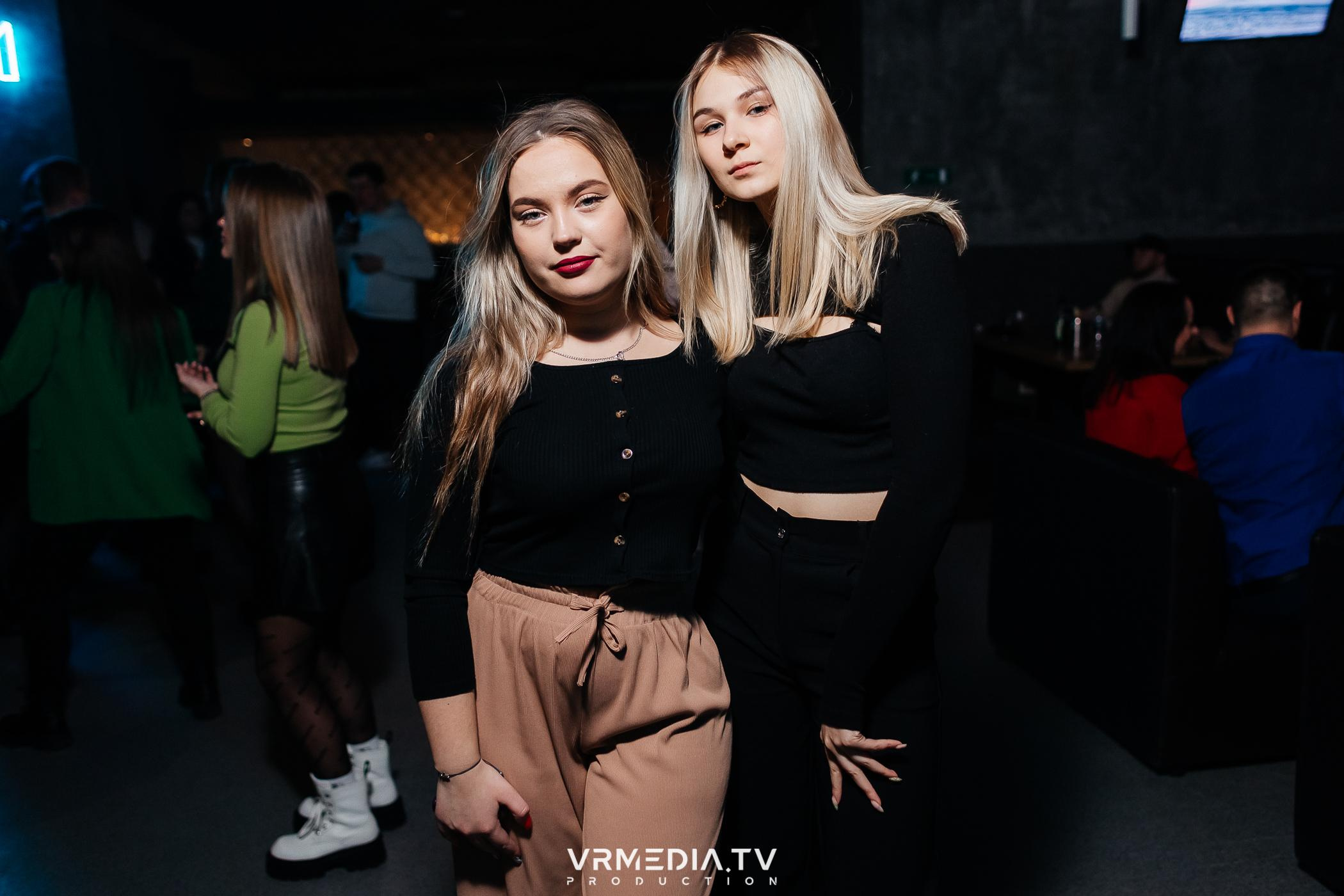 Выходные в баре «DOSKI»