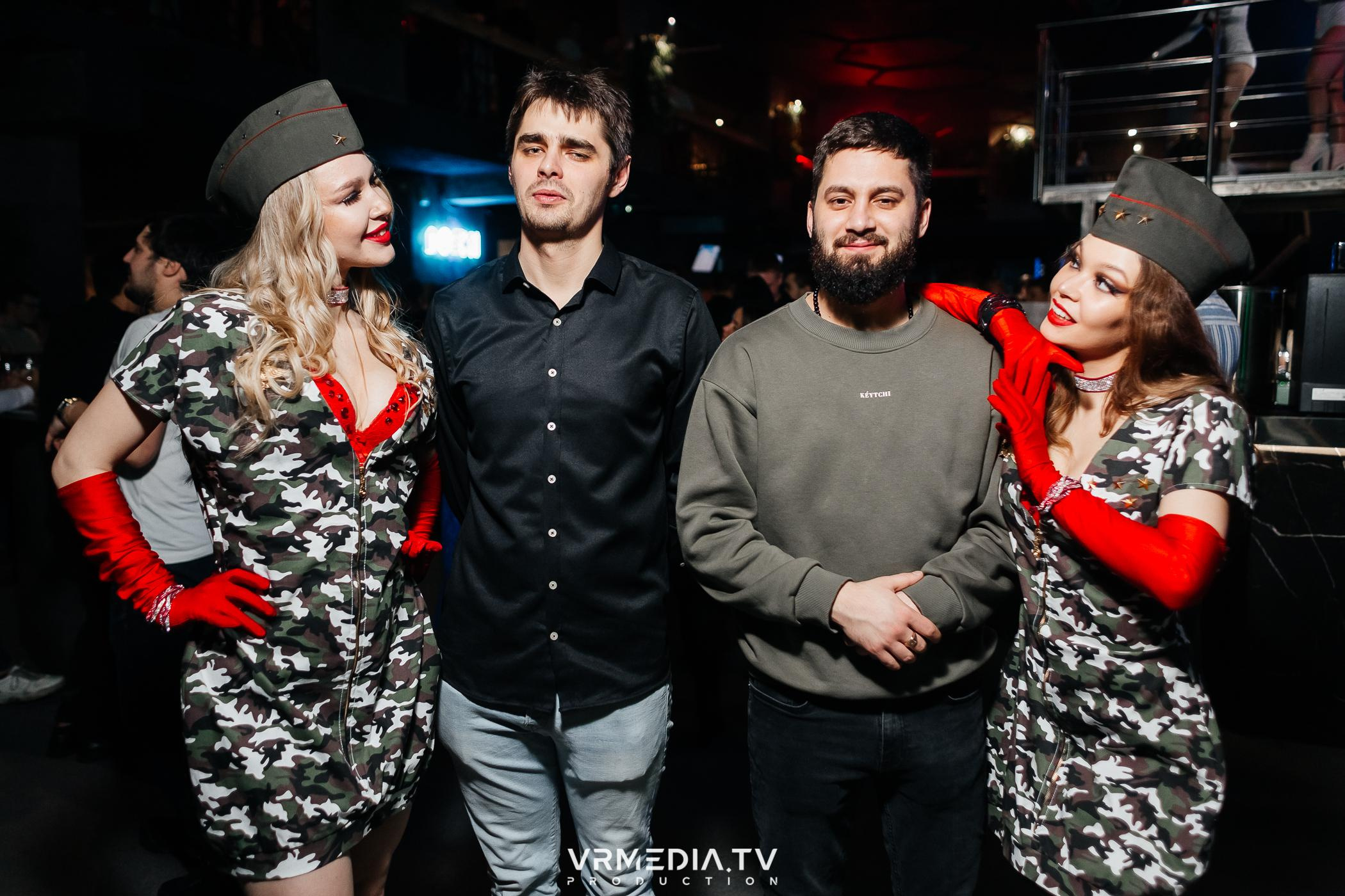 Выходные в баре «DOSKI»