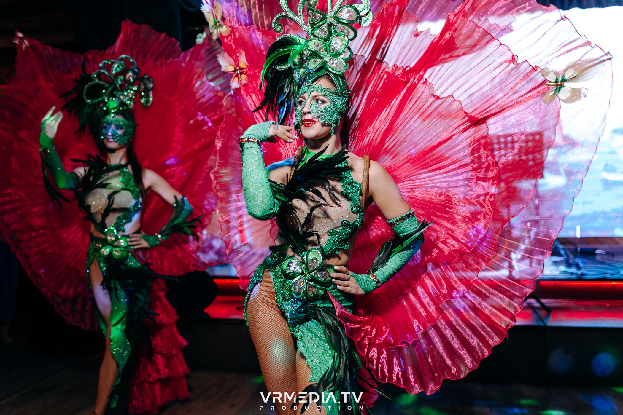 Жаркий новогодний корпоратив в гриль-баре «Жара»